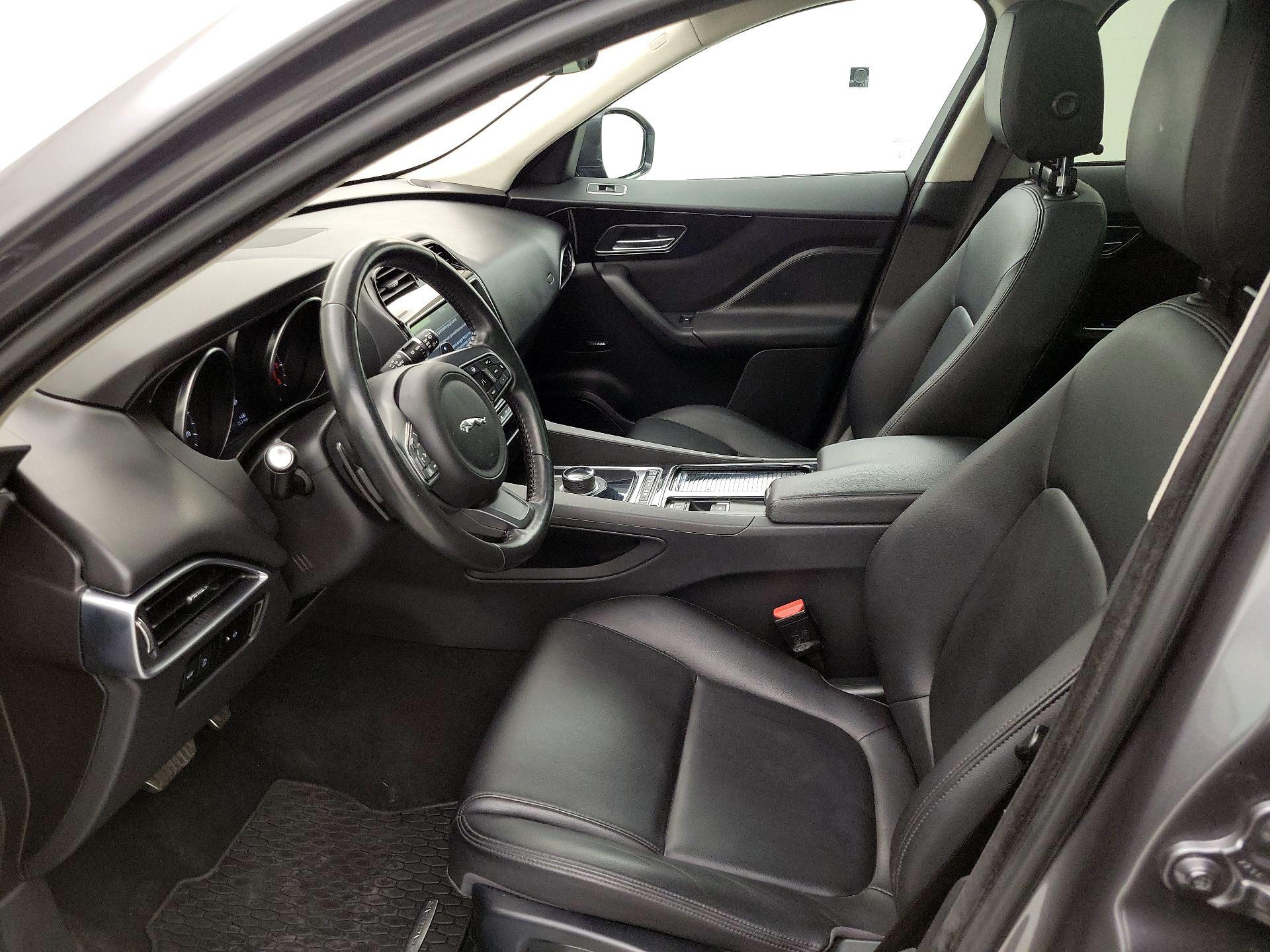 Thumbnail: 2019 Jaguar F-Pace - 11