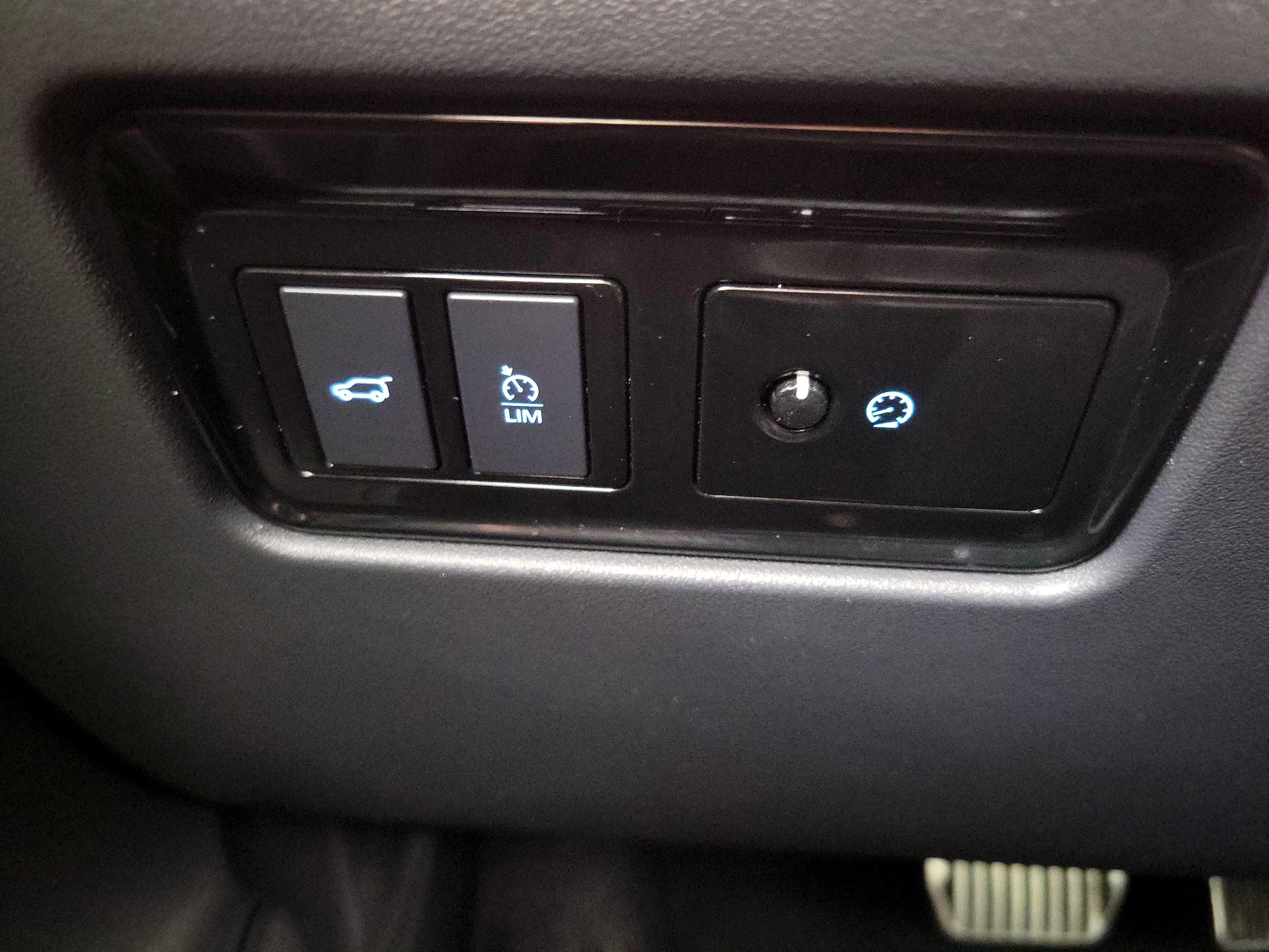 Thumbnail: 2019 Jaguar F-Pace - 13