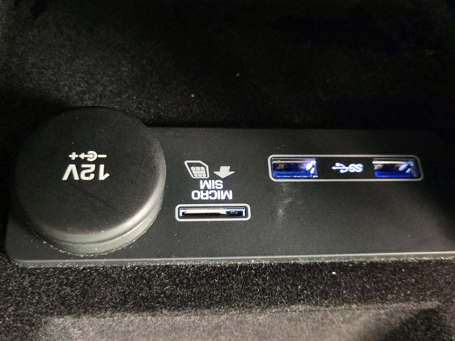 Thumbnail: 2019 Jaguar F-Pace - 18