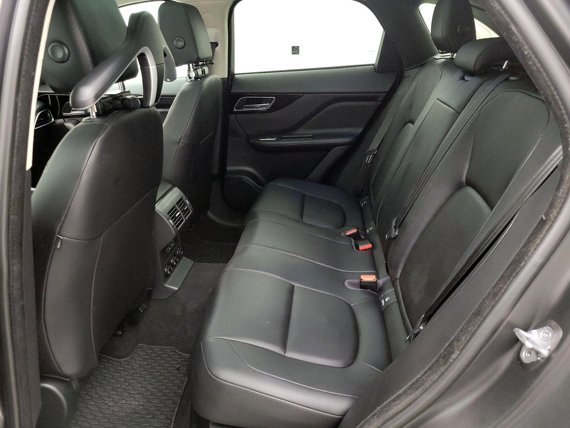 Thumbnail: 2019 Jaguar F-Pace - 20