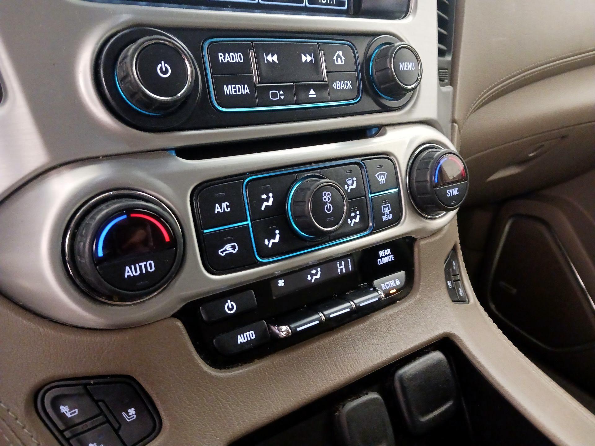 Thumbnail: 2020 GMC Yukon XL - 17