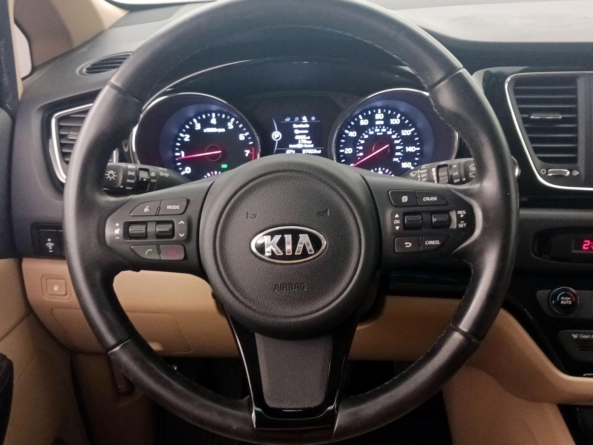 Thumbnail: 2016 Kia Sedona - 10