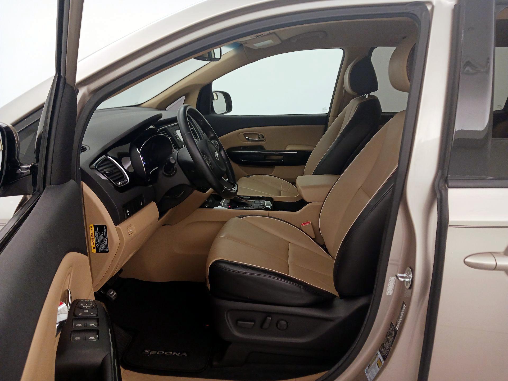 Thumbnail: 2016 Kia Sedona - 11