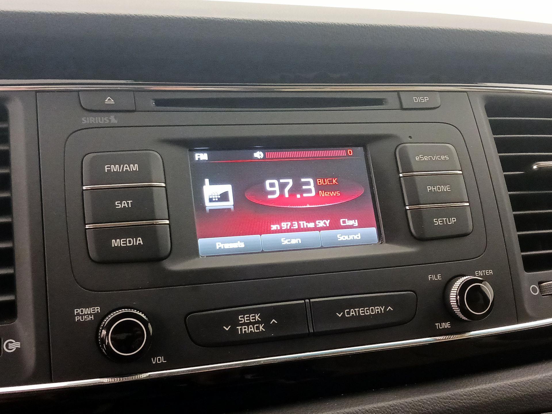 Thumbnail: 2016 Kia Sedona - 15