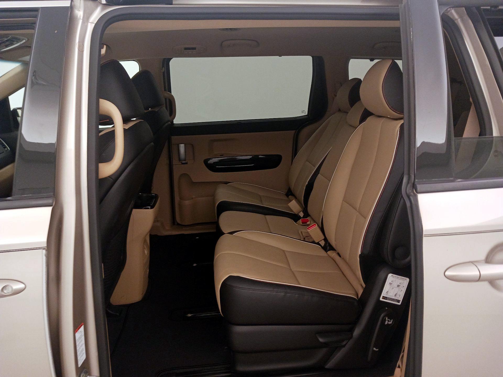 Thumbnail: 2016 Kia Sedona - 19