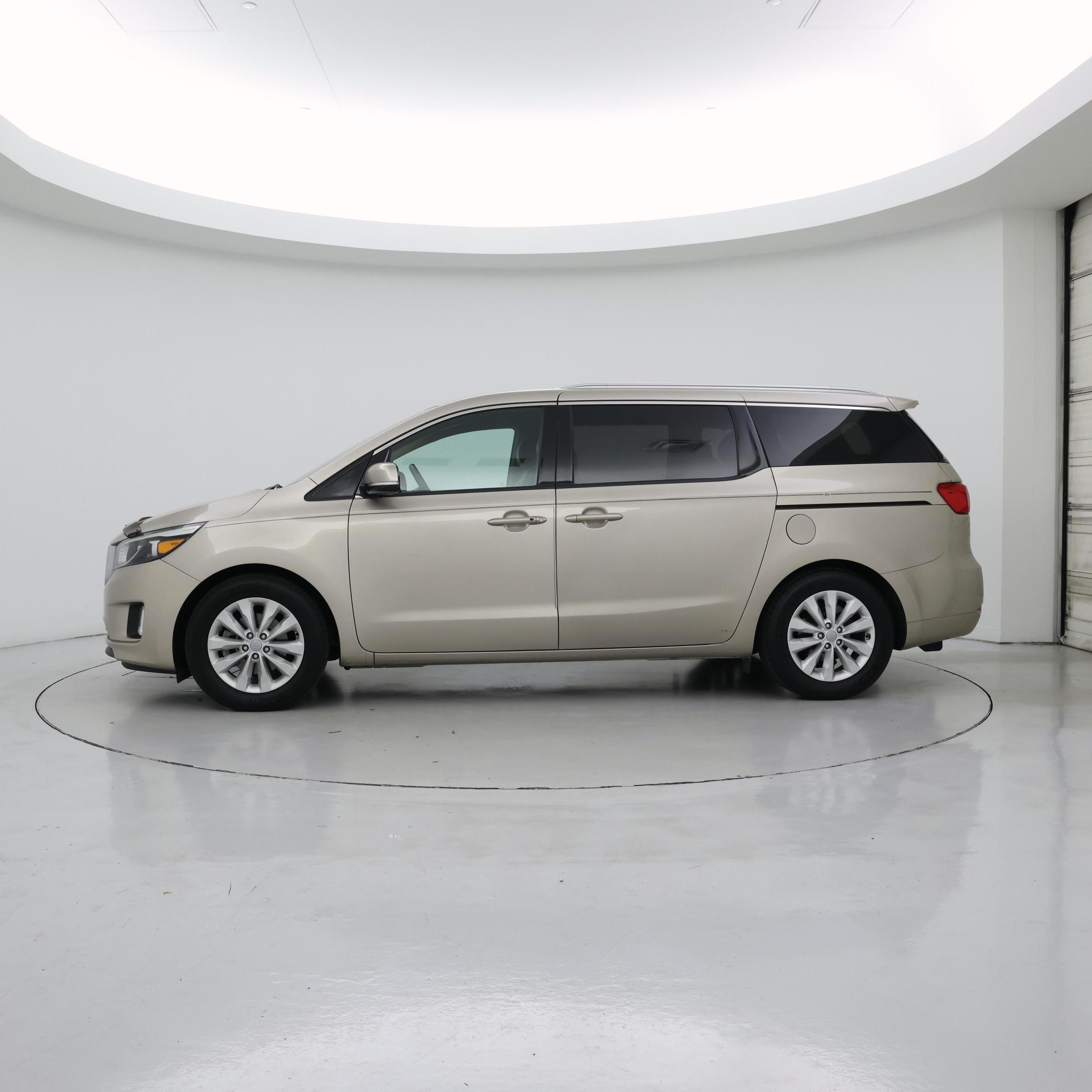 Thumbnail: 2016 Kia Sedona - 3