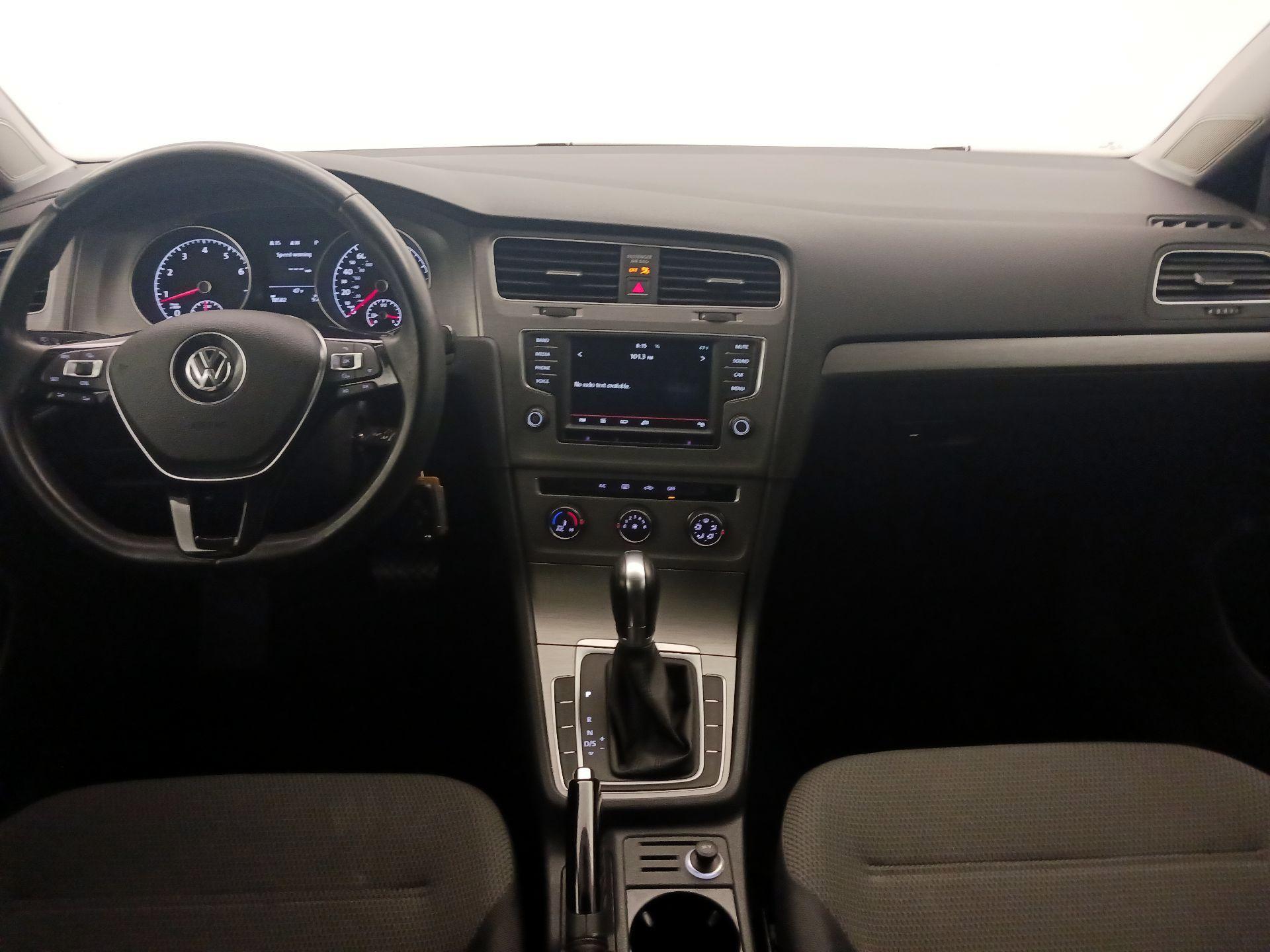 Thumbnail: 2016 Volkswagen Golf - 9