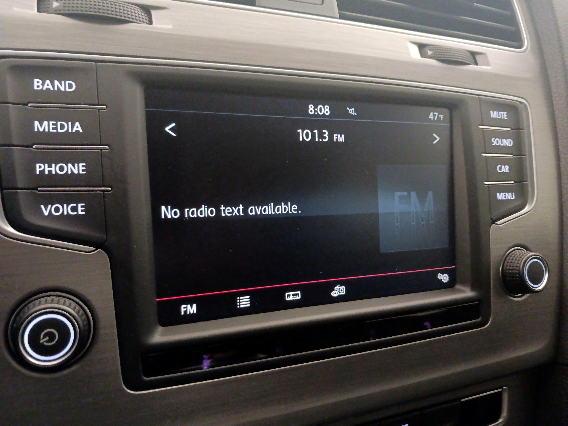 Thumbnail: 2016 Volkswagen Golf - 15