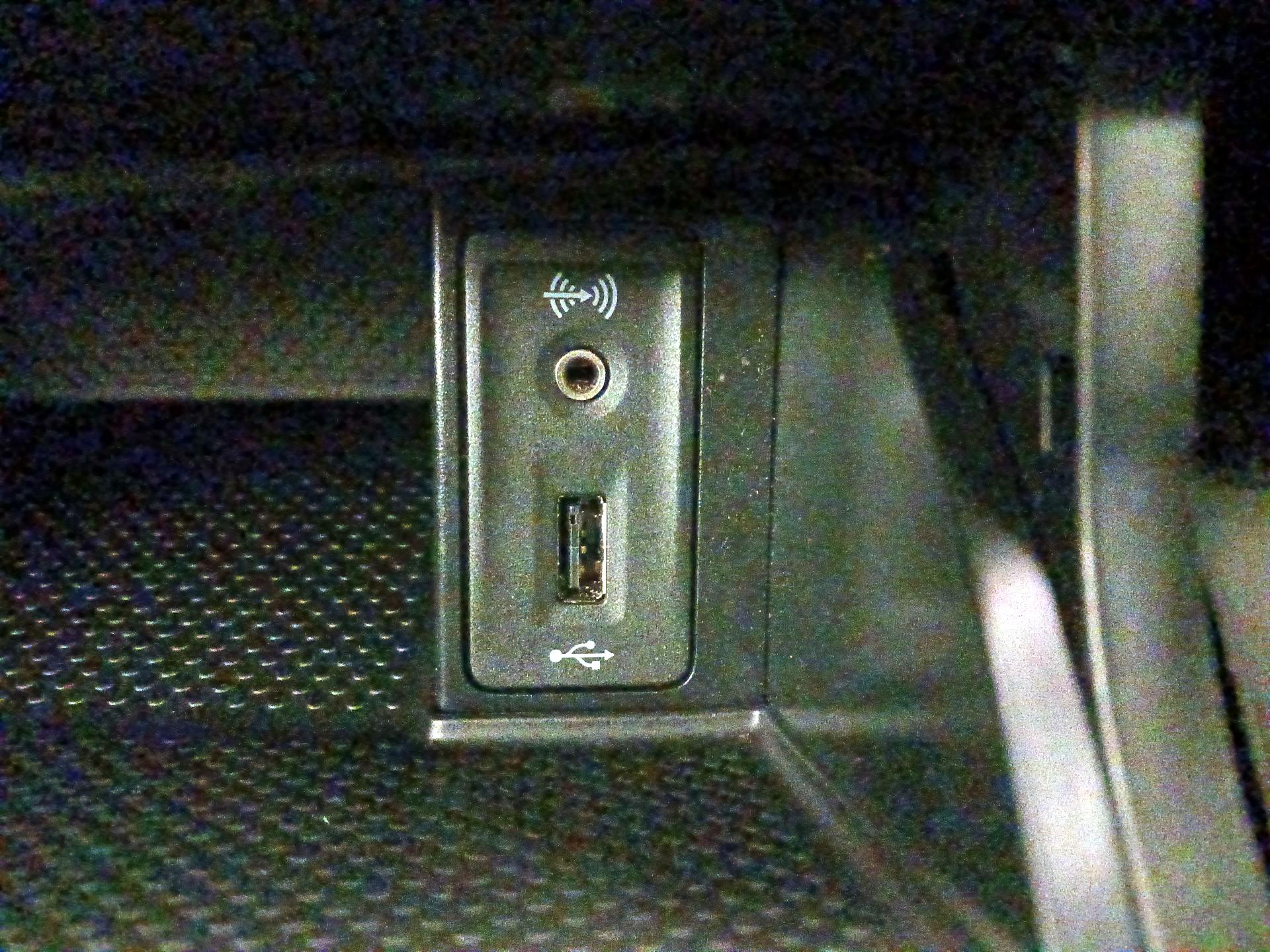 Thumbnail: 2016 Volkswagen Golf - 18