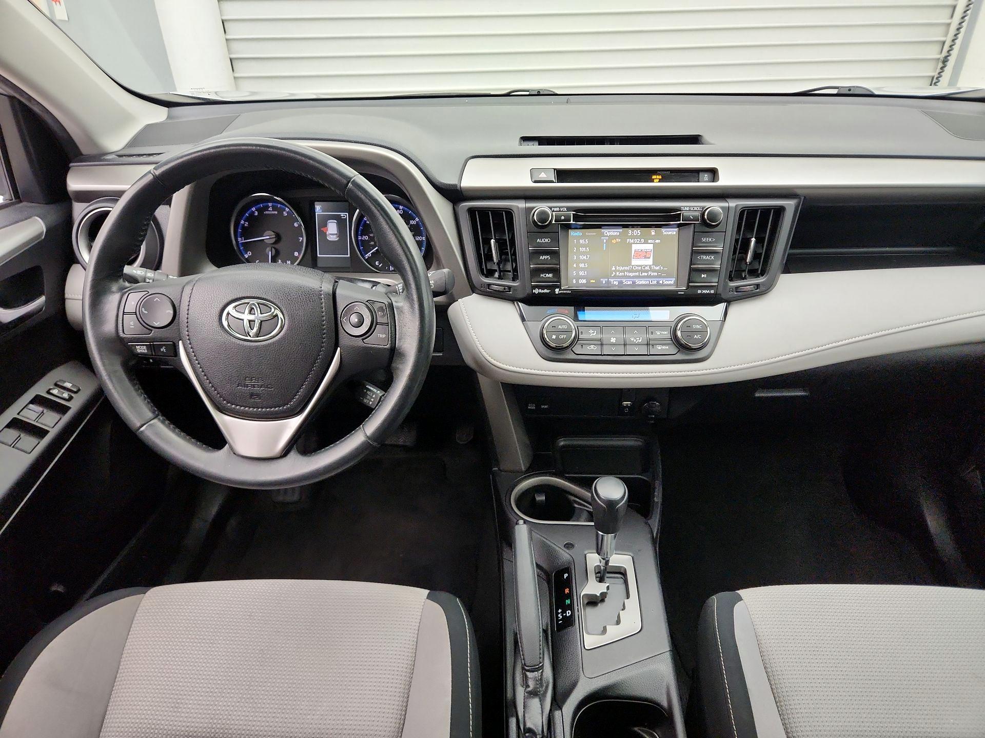 Thumbnail: 2016 Toyota RAV4 - 9