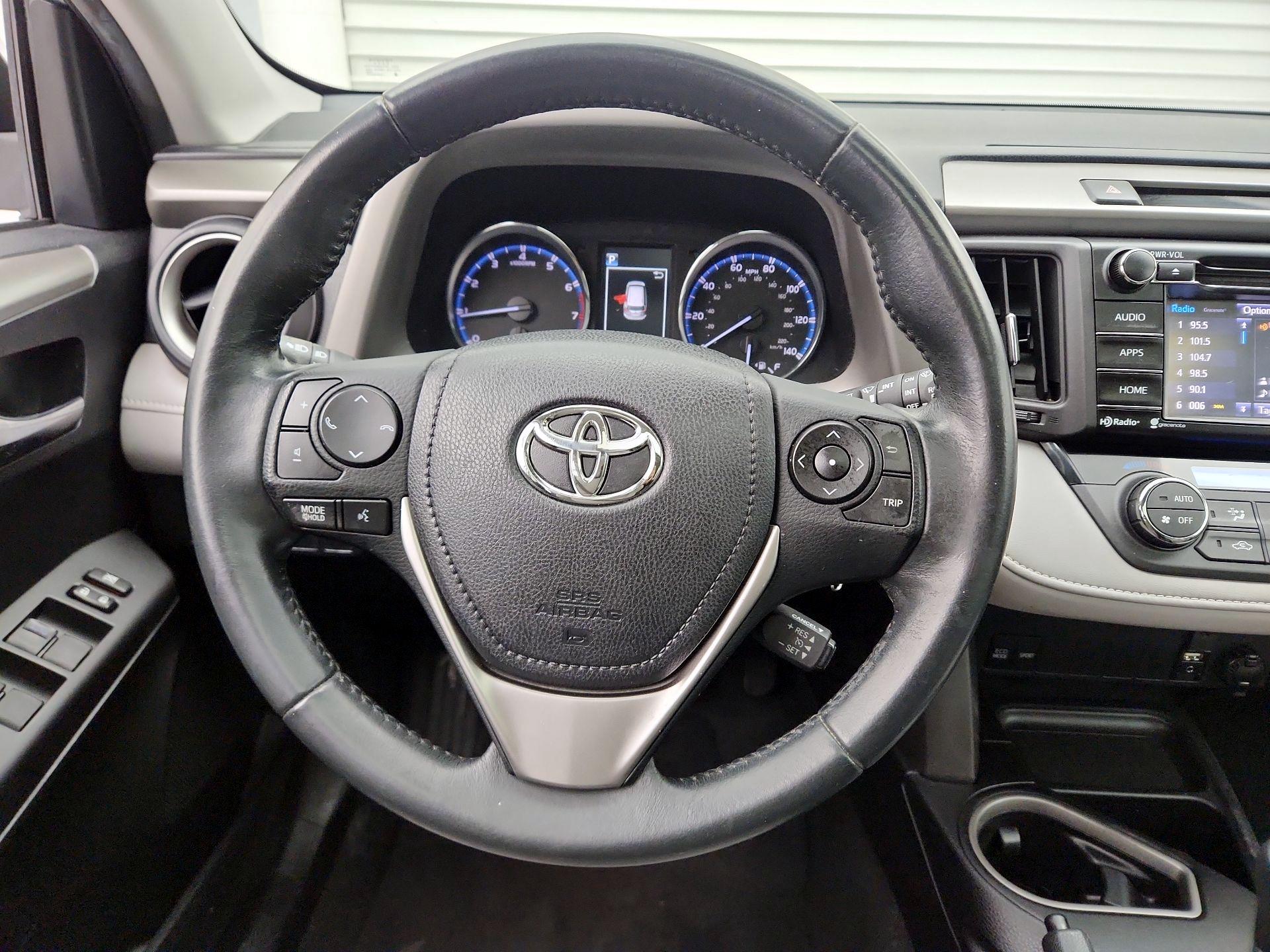 Thumbnail: 2016 Toyota RAV4 - 10