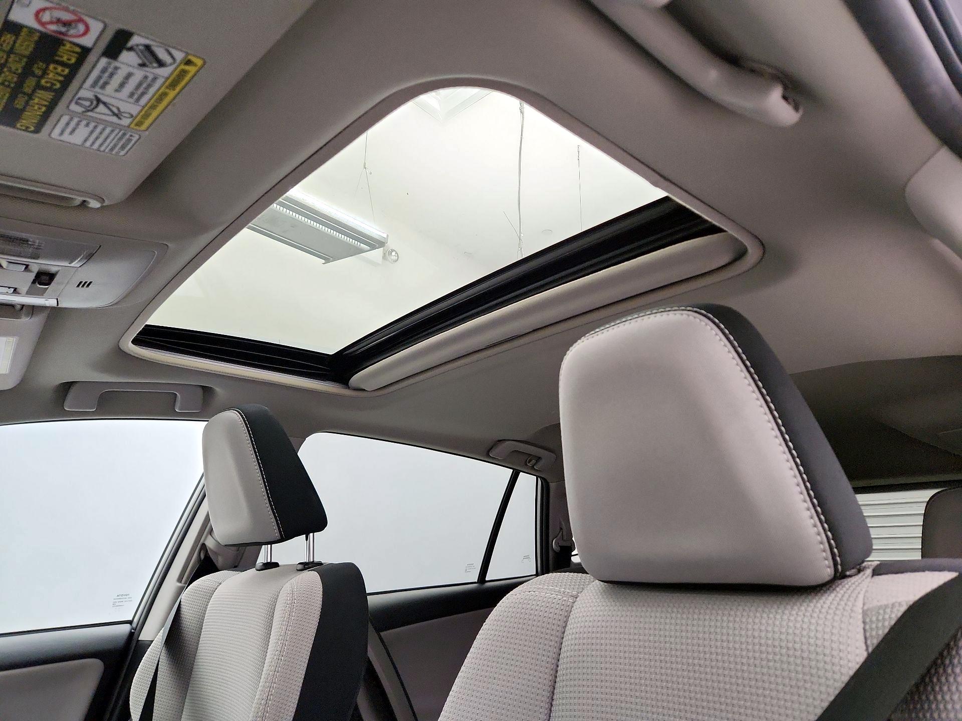 Thumbnail: 2016 Toyota RAV4 - 19