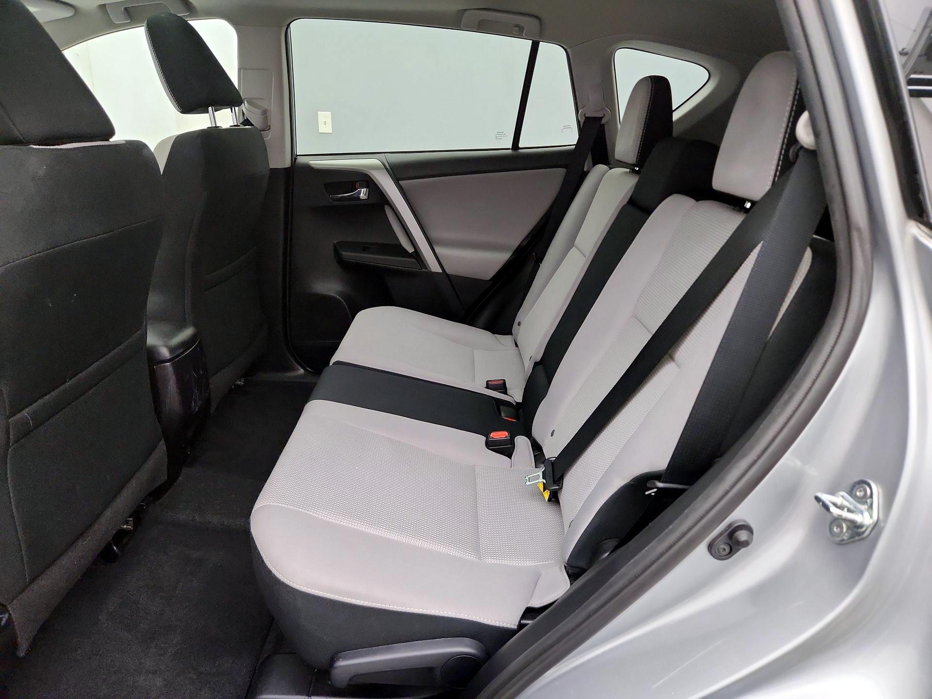 Thumbnail: 2016 Toyota RAV4 - 20