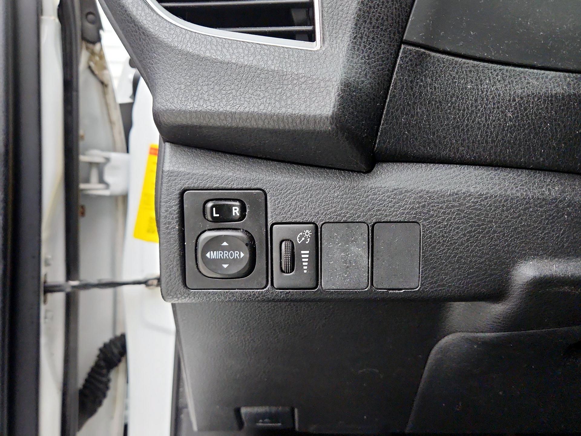 Thumbnail: 2014 Toyota Corolla - 13