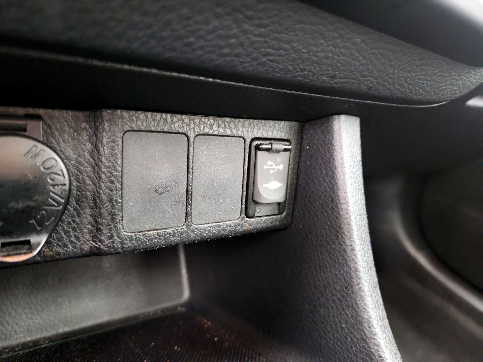 Thumbnail: 2014 Toyota Corolla - 18