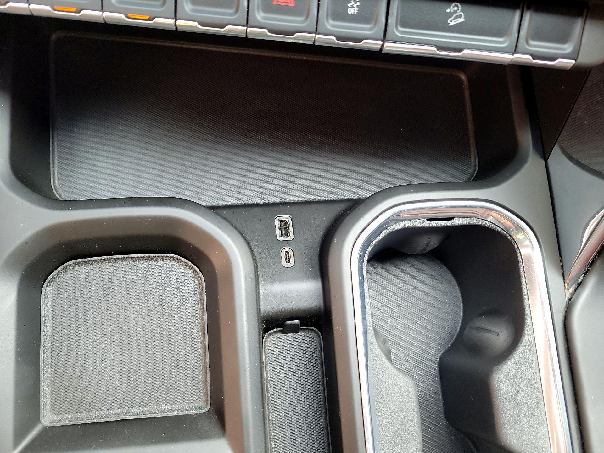 Thumbnail: 2024 GMC Sierra 3500 - 17