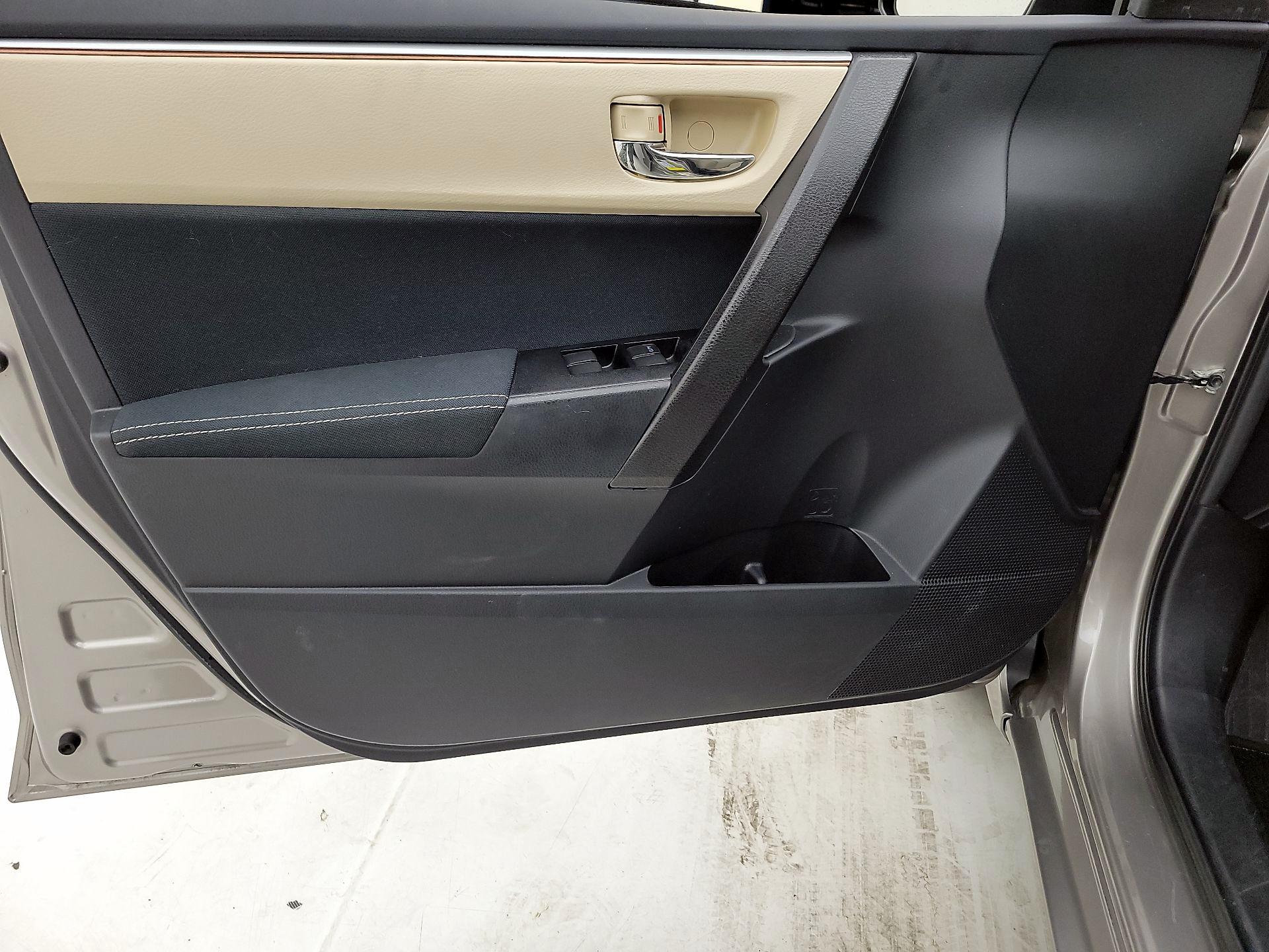 Thumbnail: 2014 Toyota Corolla - 12