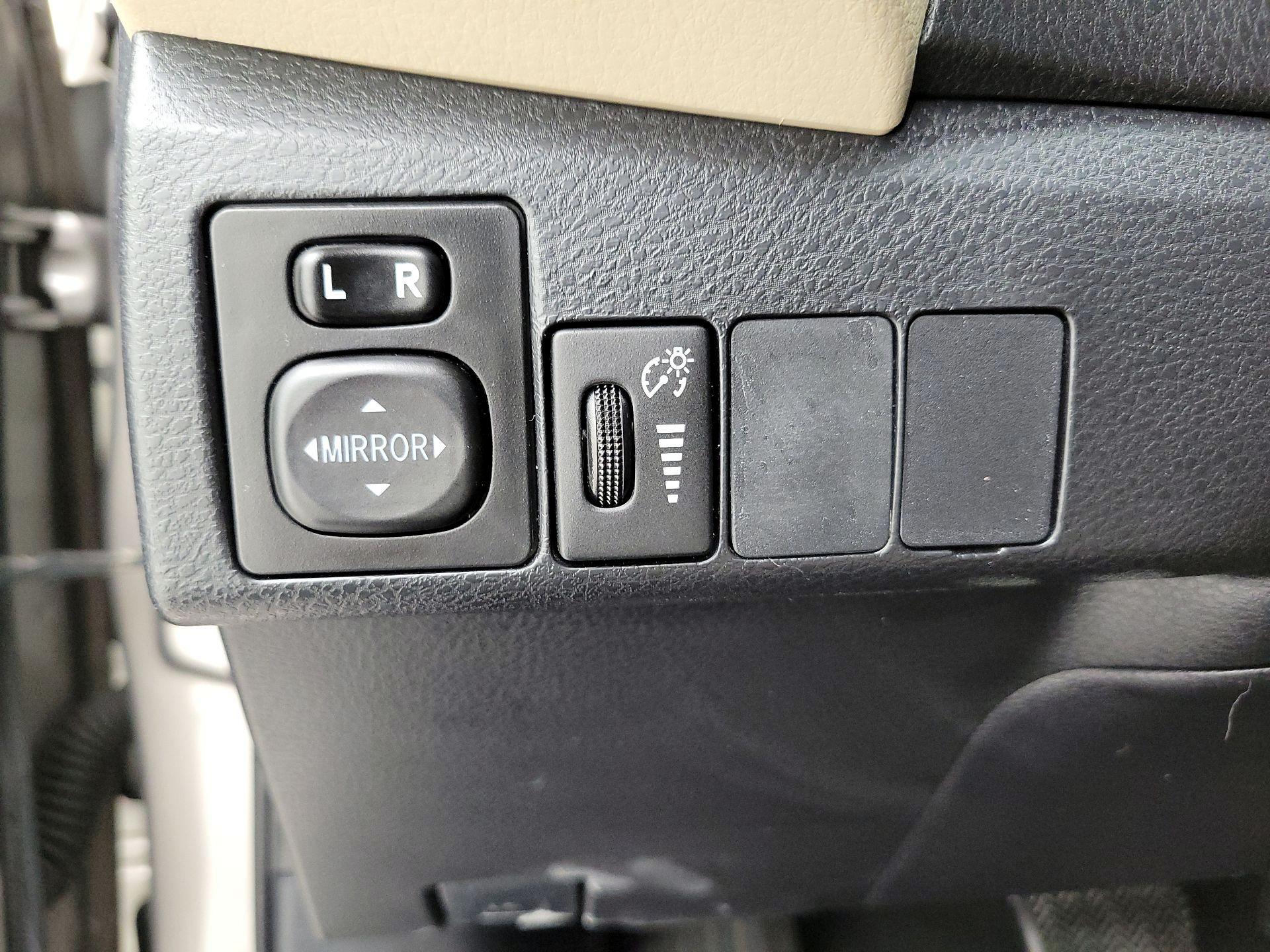 Thumbnail: 2014 Toyota Corolla - 13