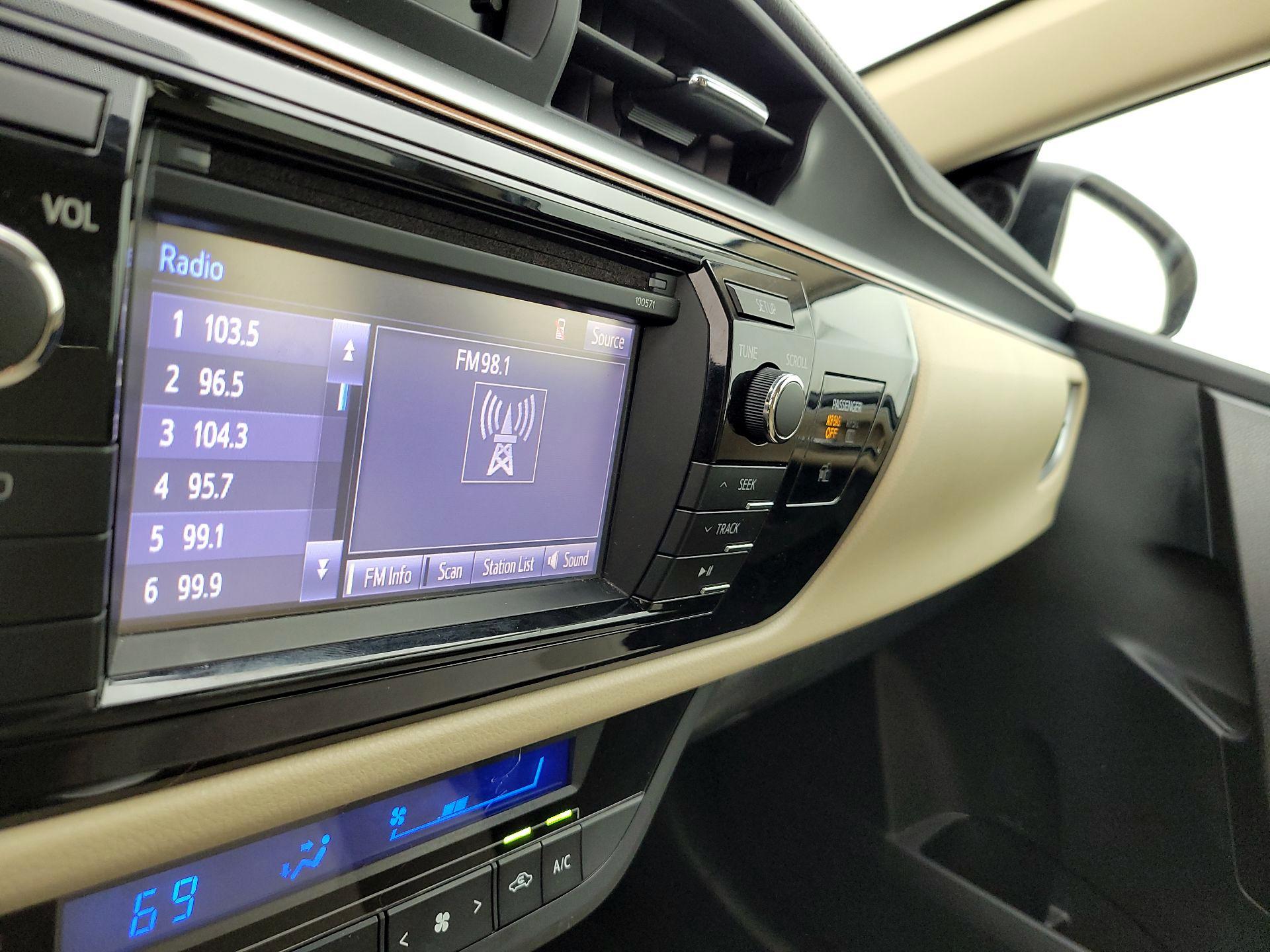 Thumbnail: 2014 Toyota Corolla - 15