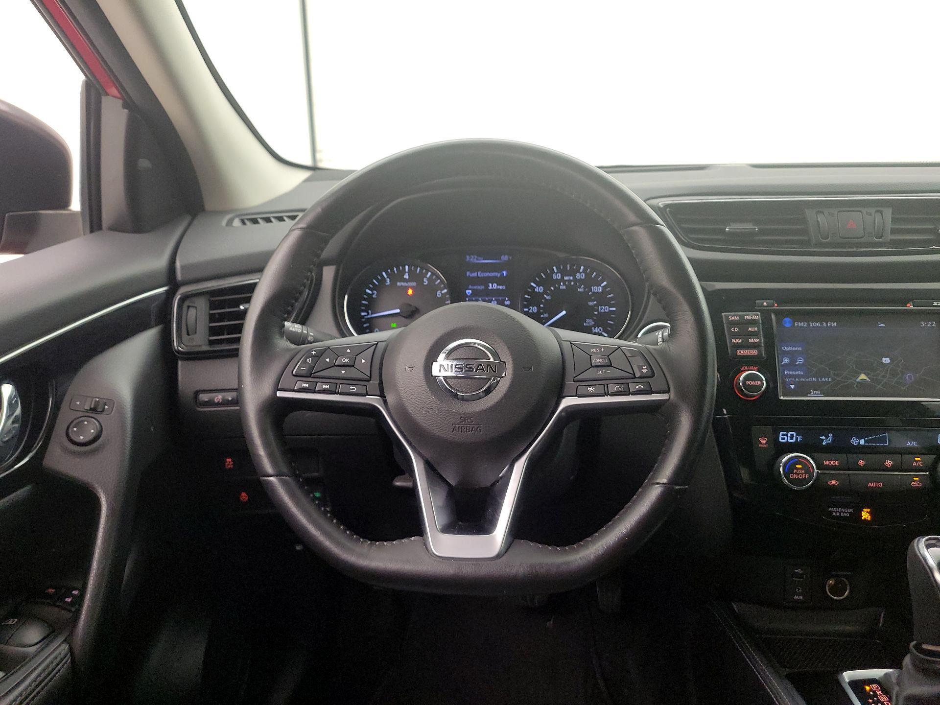 Thumbnail: 2018 Nissan Rogue Sport - 10