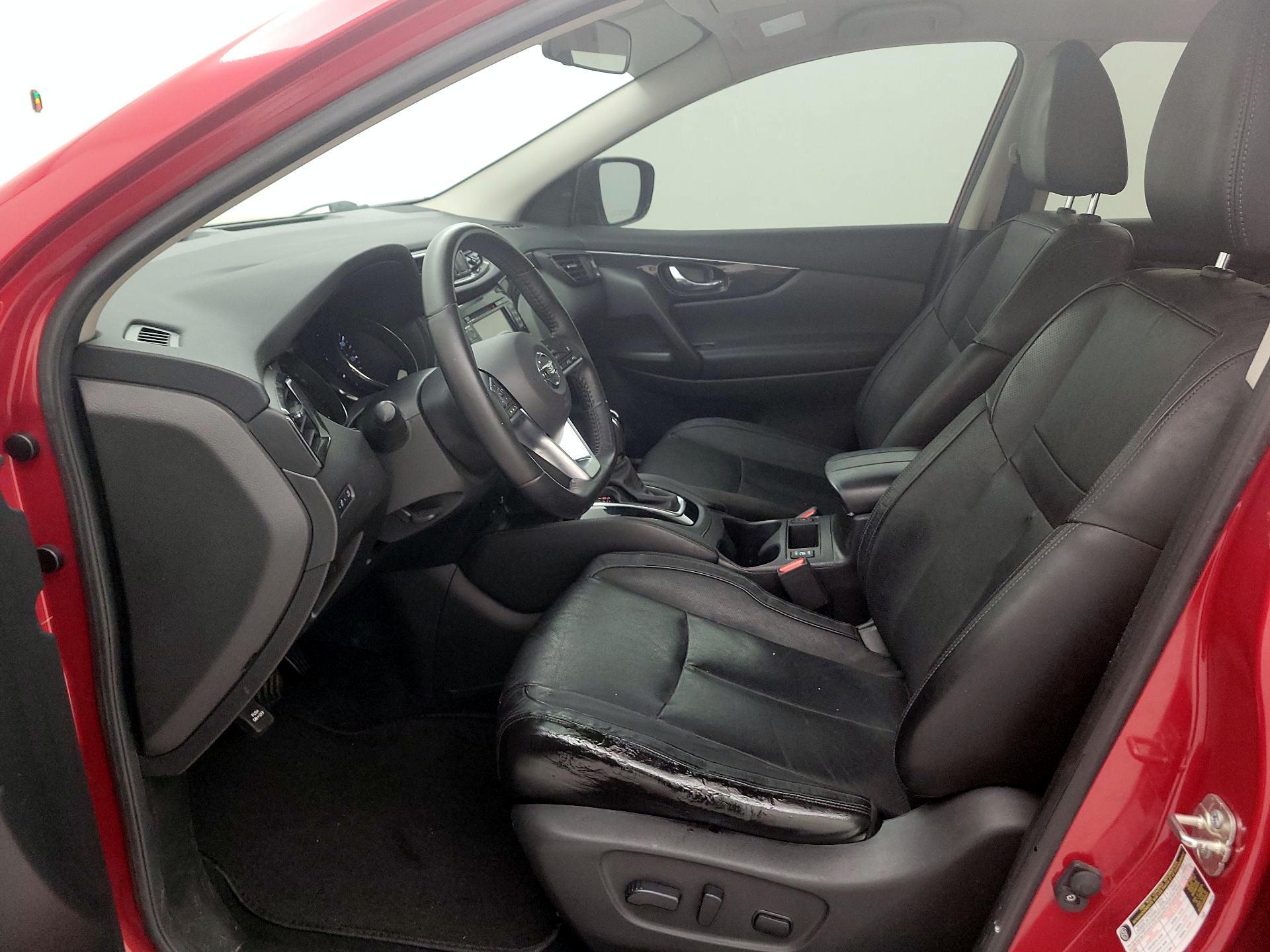 Thumbnail: 2018 Nissan Rogue Sport - 11