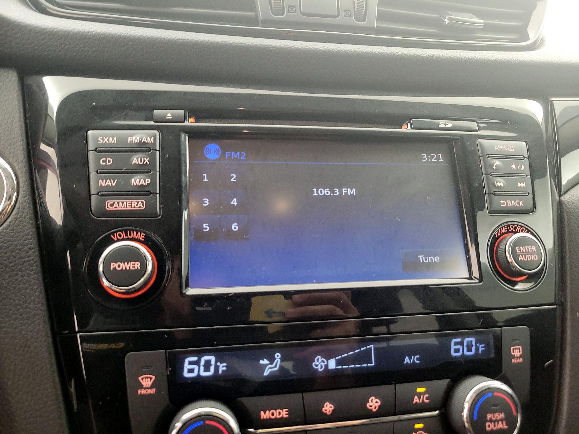 Thumbnail: 2018 Nissan Rogue Sport - 16