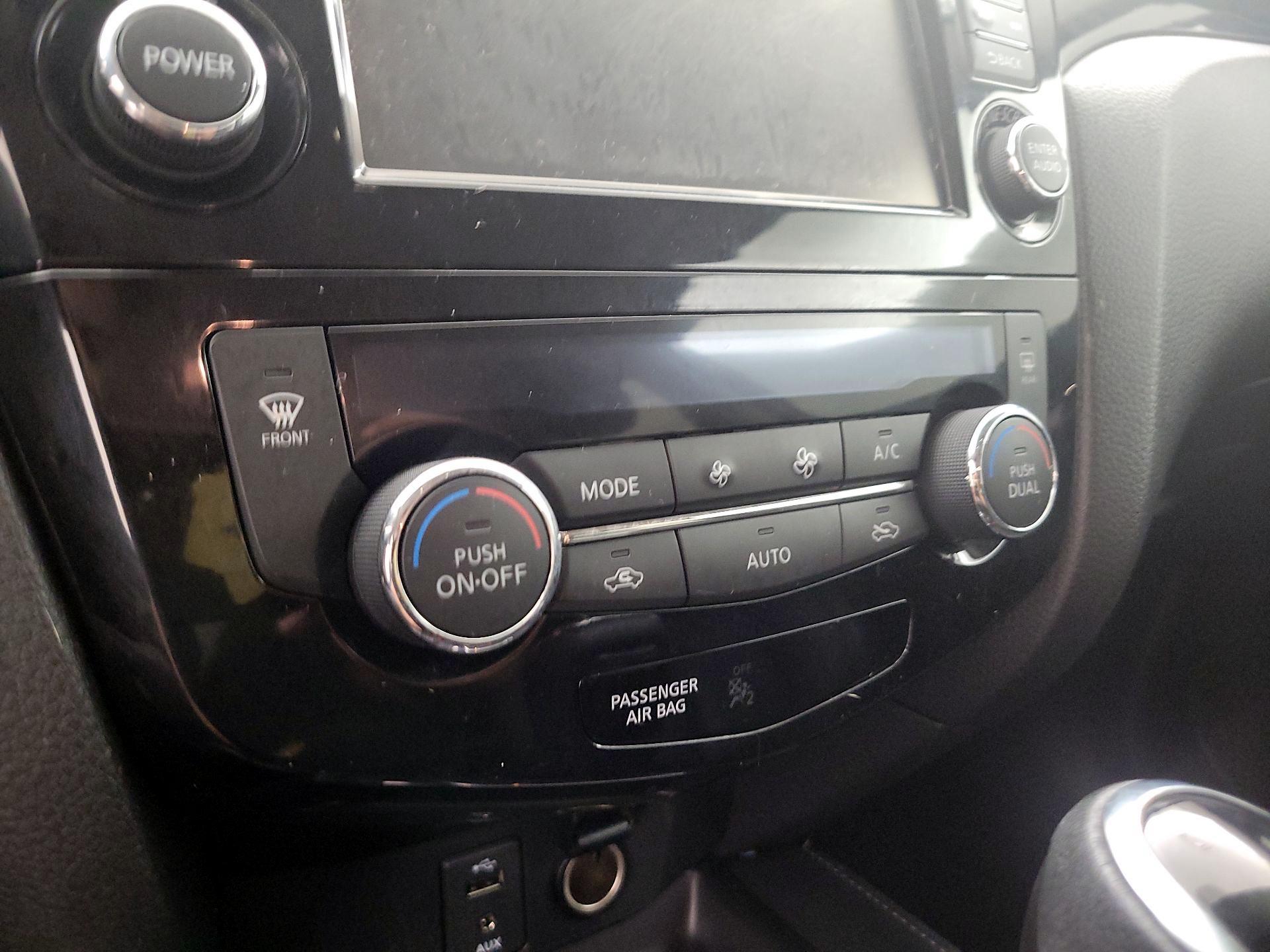 Thumbnail: 2018 Nissan Rogue Sport - 17