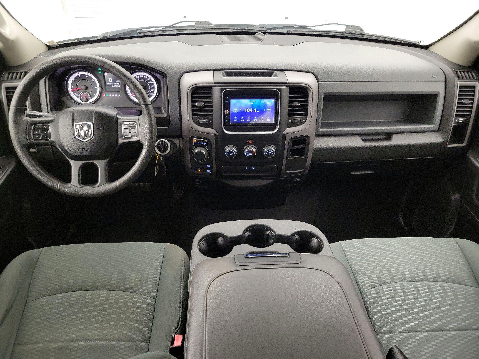 Thumbnail: 2019 RAM 1500 Classic - 9