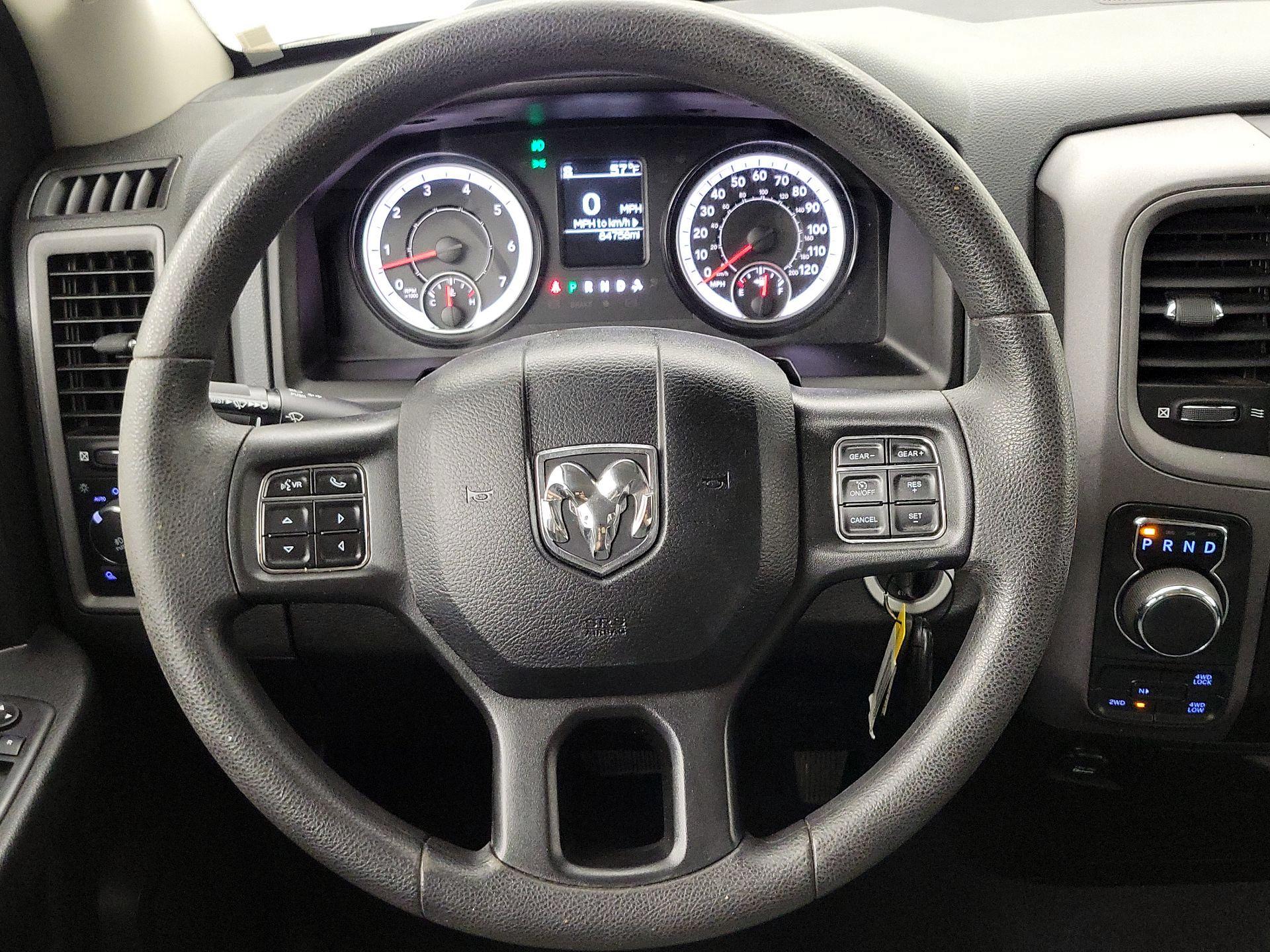 Thumbnail: 2019 RAM 1500 Classic - 10