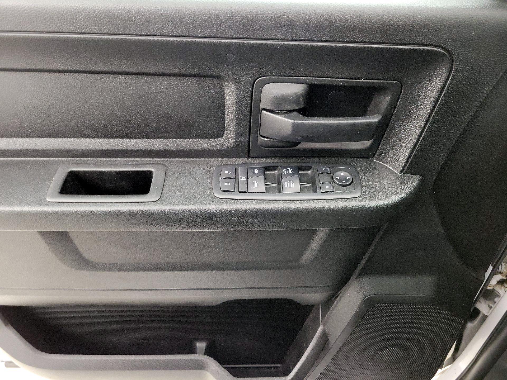 Thumbnail: 2019 RAM 1500 Classic - 12