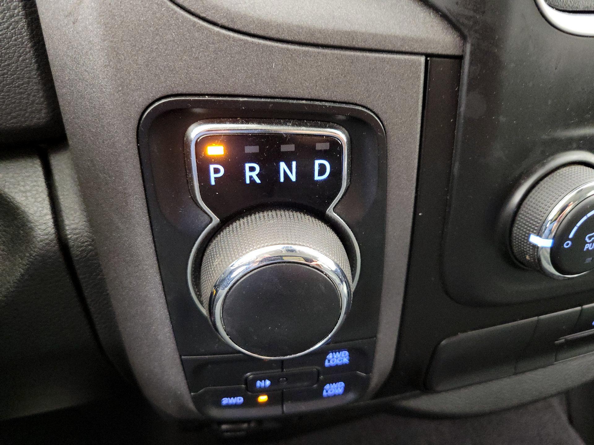 Thumbnail: 2019 RAM 1500 Classic - 17