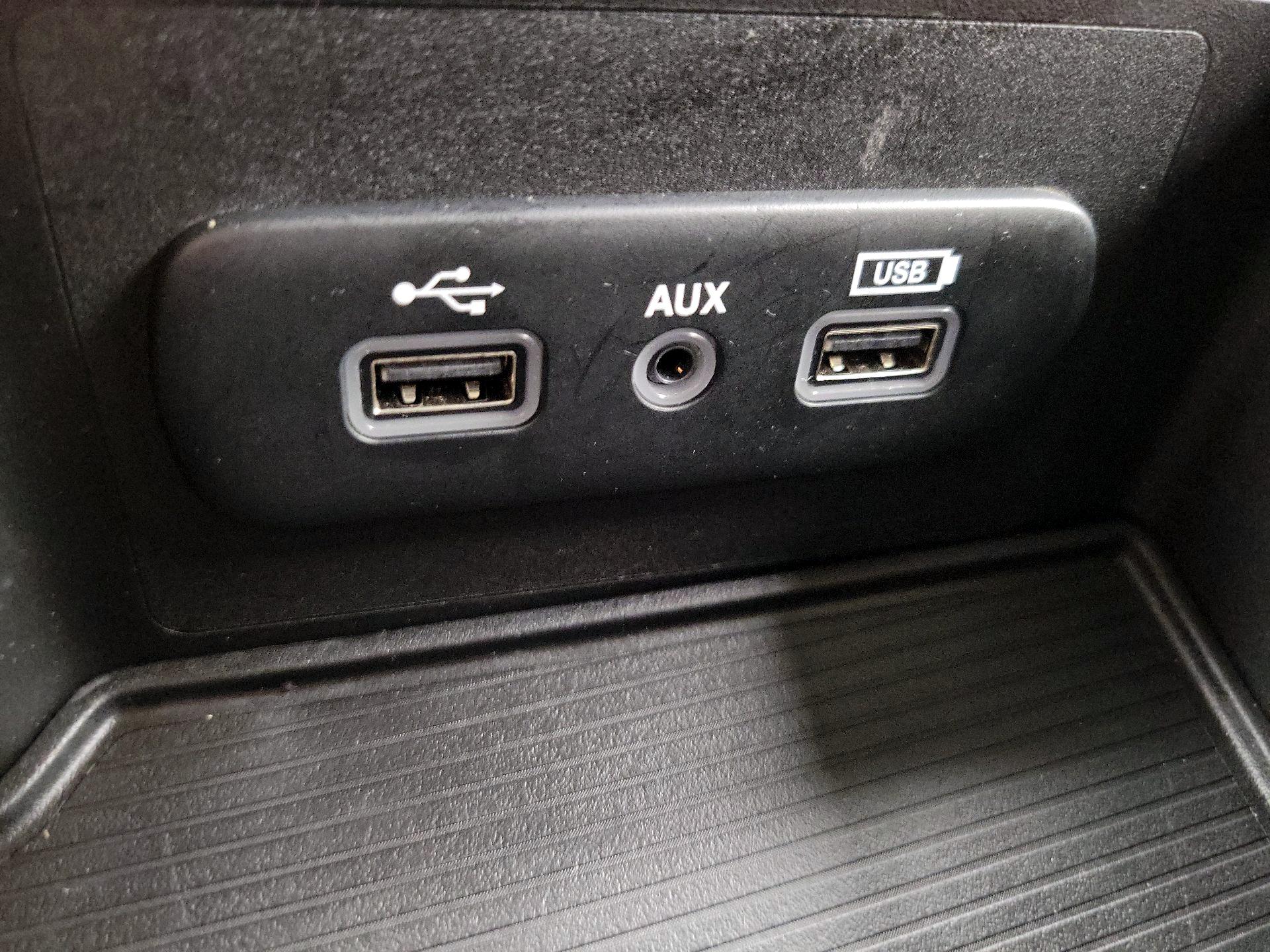 Thumbnail: 2019 RAM 1500 Classic - 18