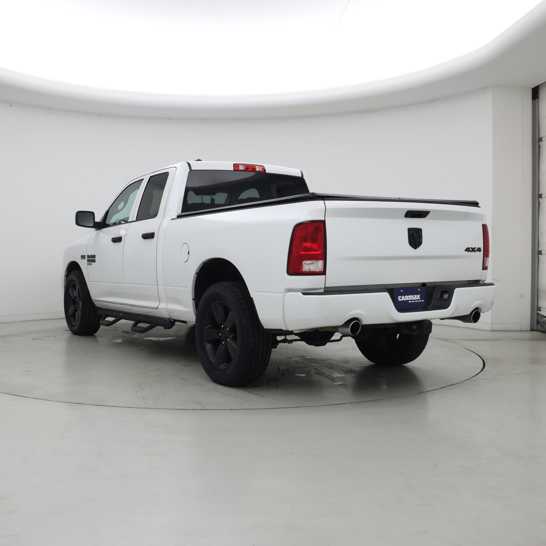 Thumbnail: 2019 RAM 1500 Classic - 2
