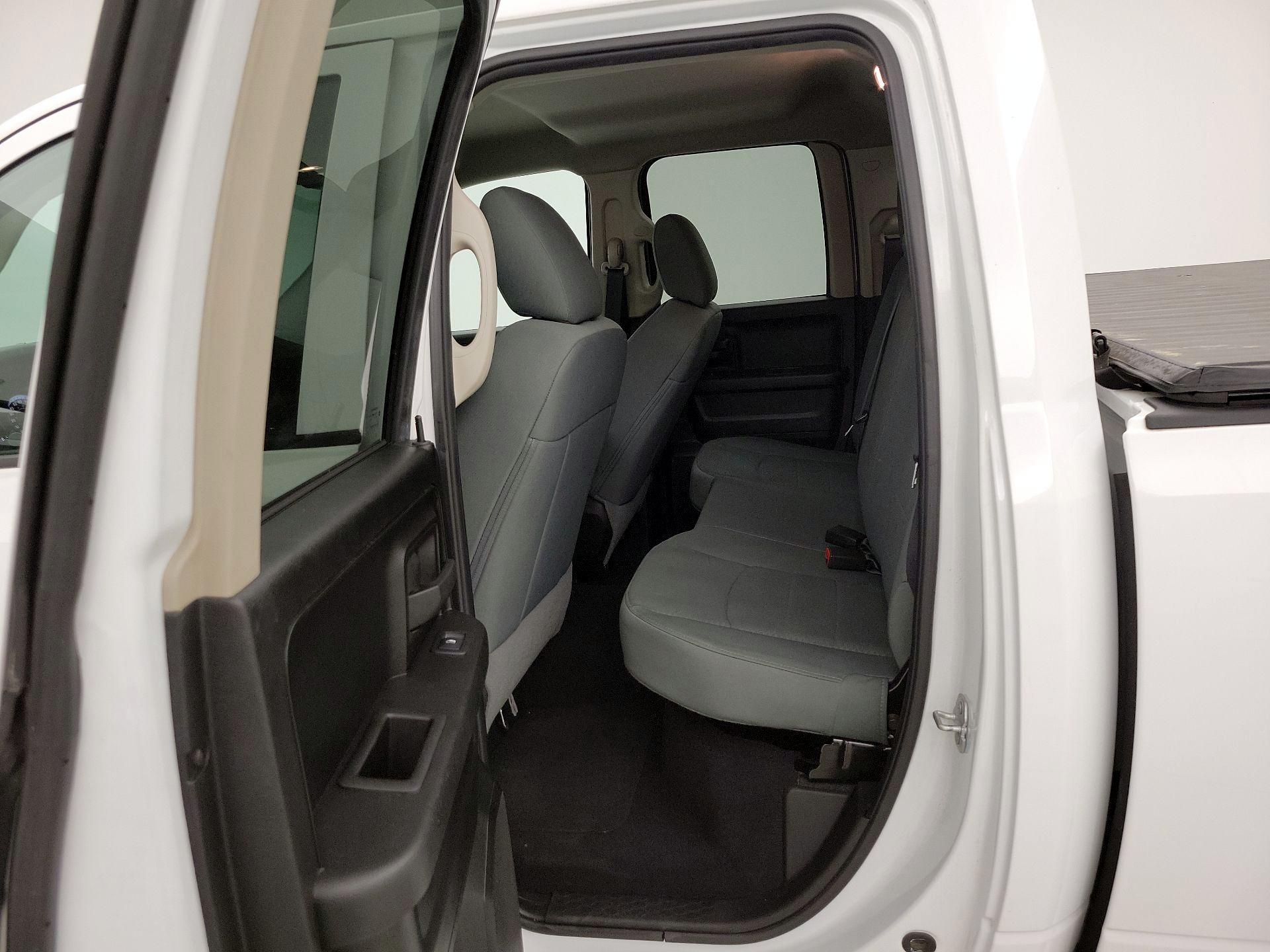 Thumbnail: 2019 RAM 1500 Classic - 19