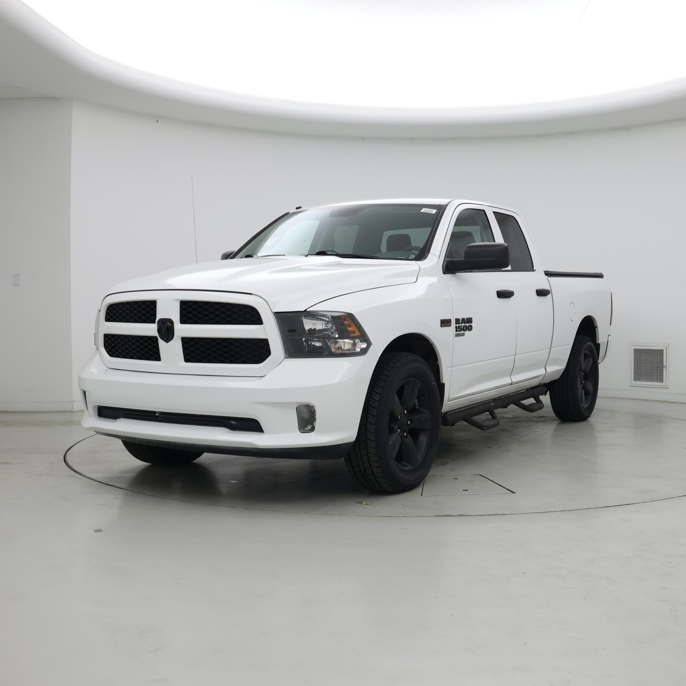 Thumbnail: 2019 RAM 1500 Classic - 4