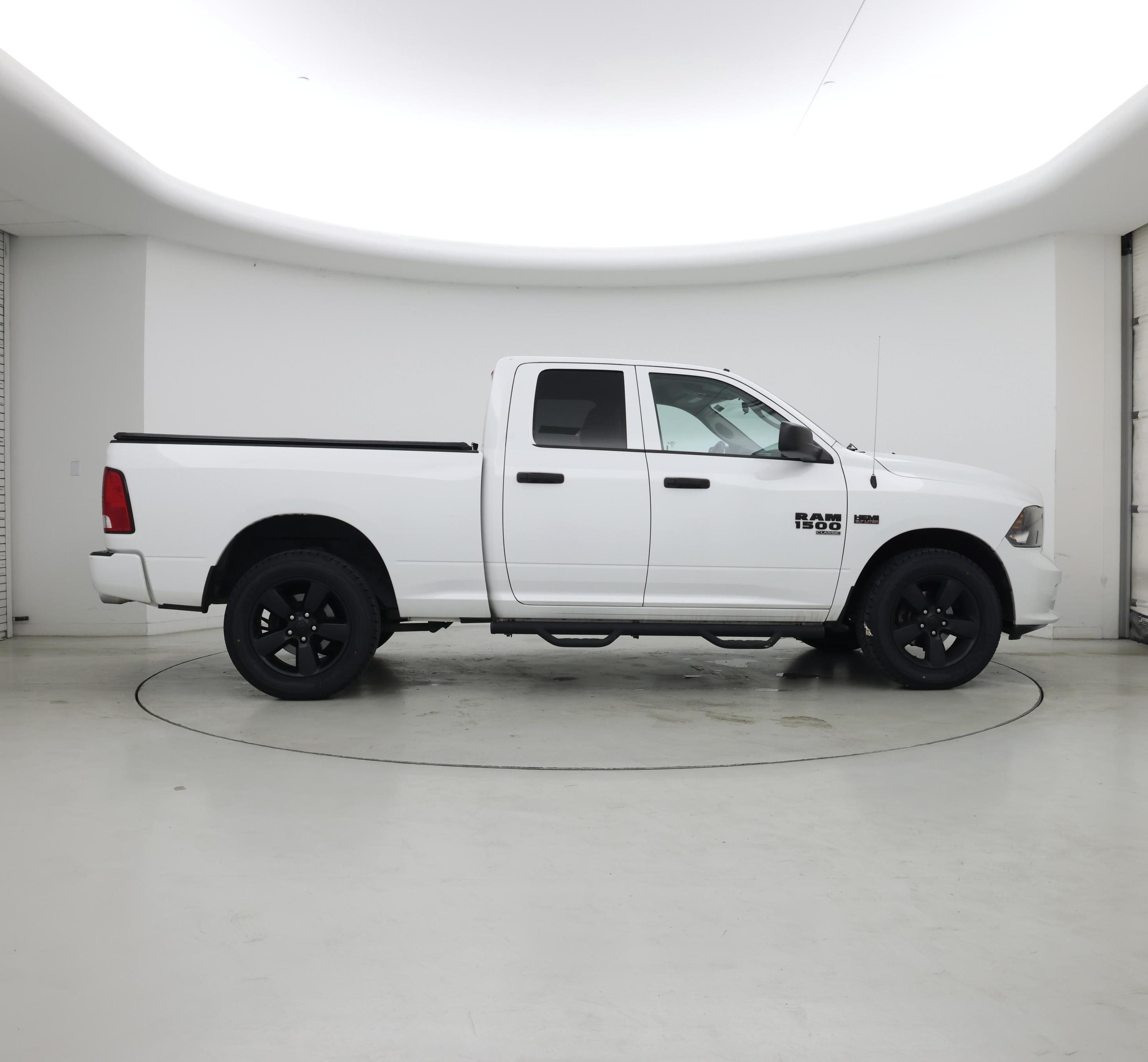 Thumbnail: 2019 RAM 1500 Classic - 7