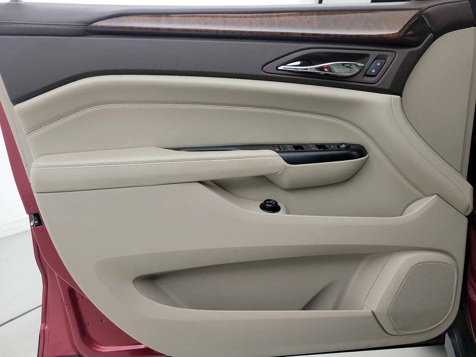 Thumbnail: 2016 Cadillac SRX - 12