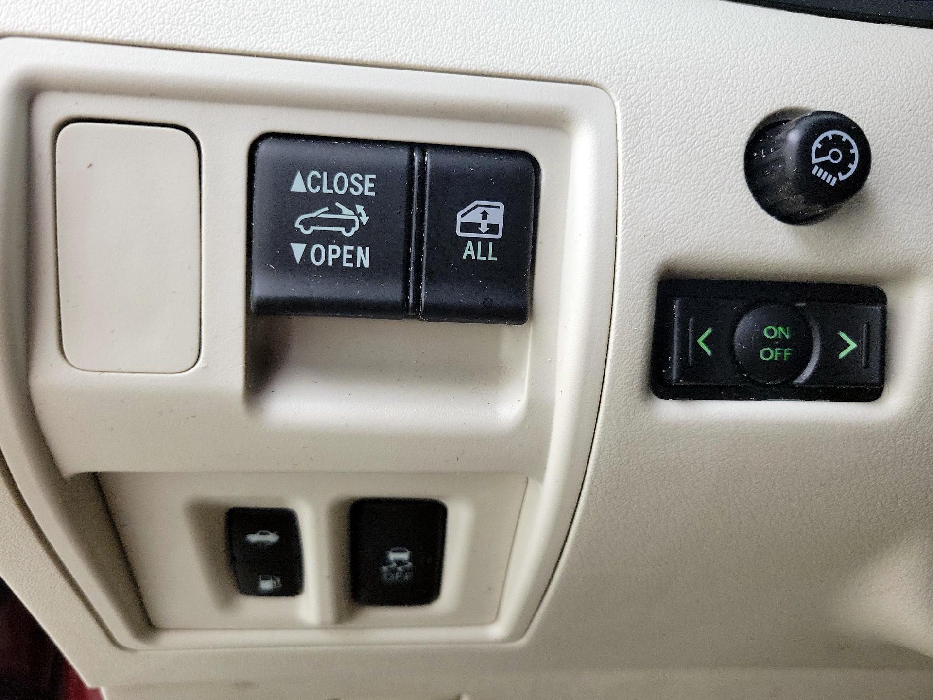 Thumbnail: 2014 Lexus IS - 13