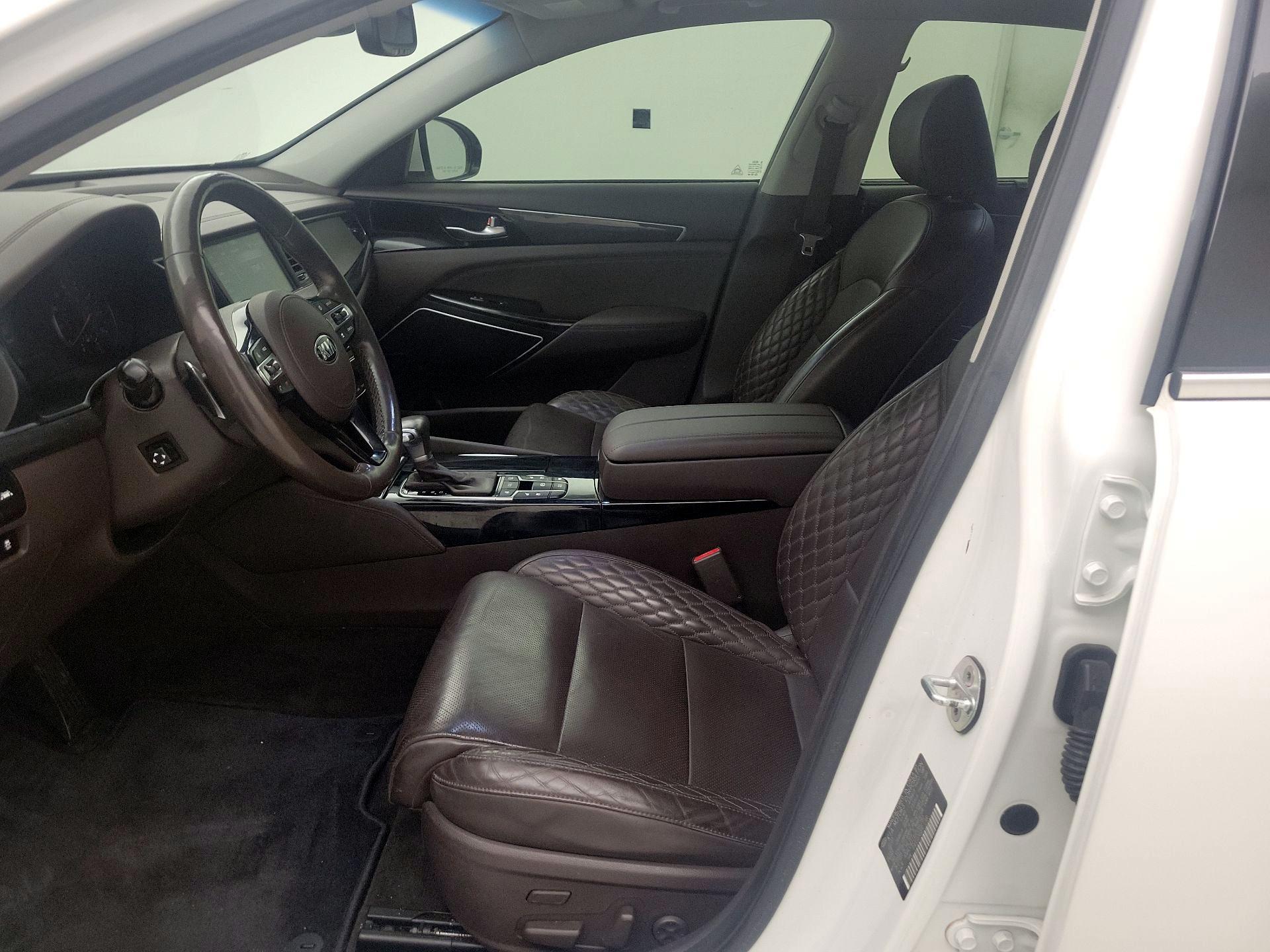 Thumbnail: 2017 Kia Cadenza - 11