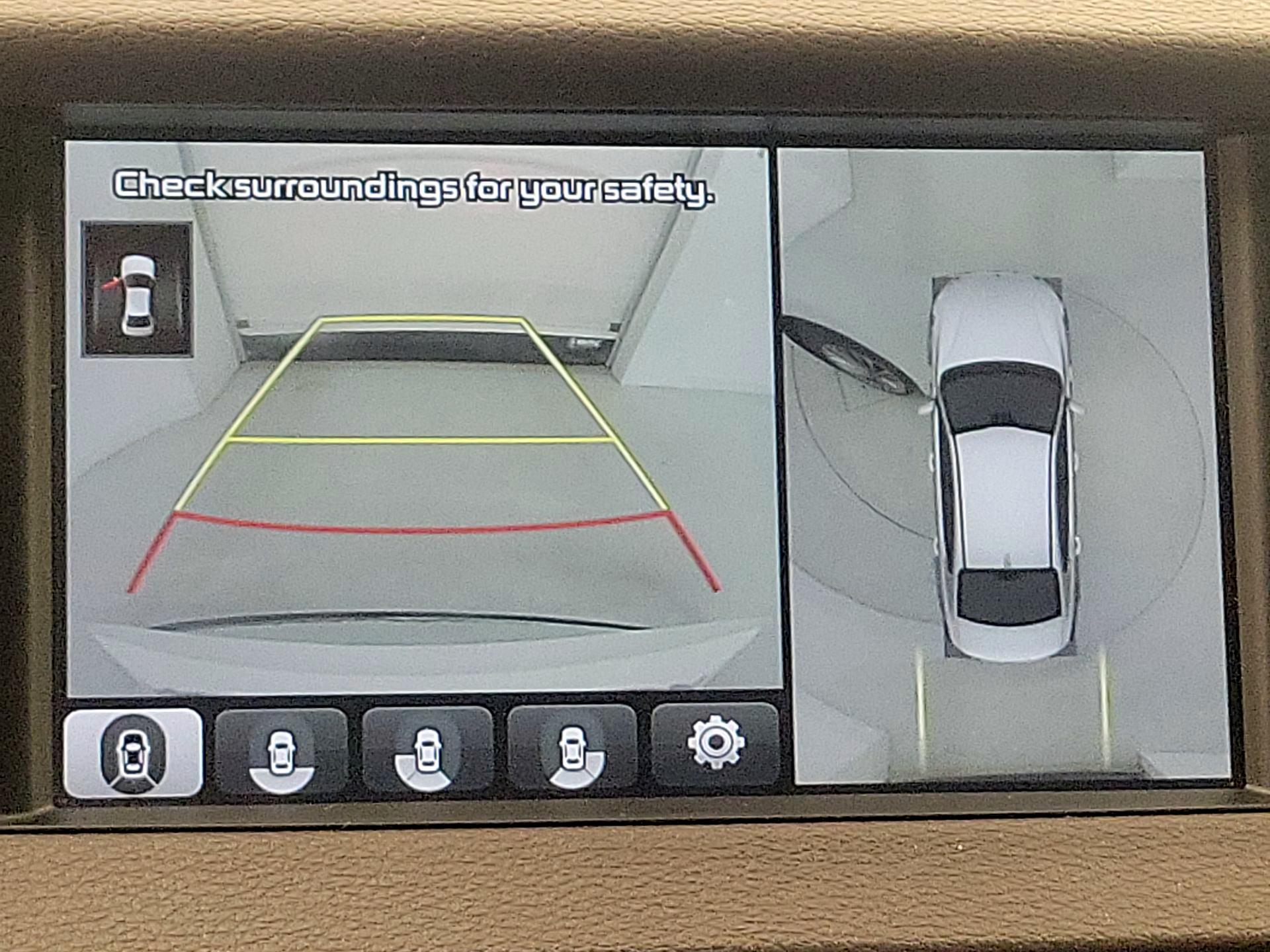 Thumbnail: 2017 Kia Cadenza - 15