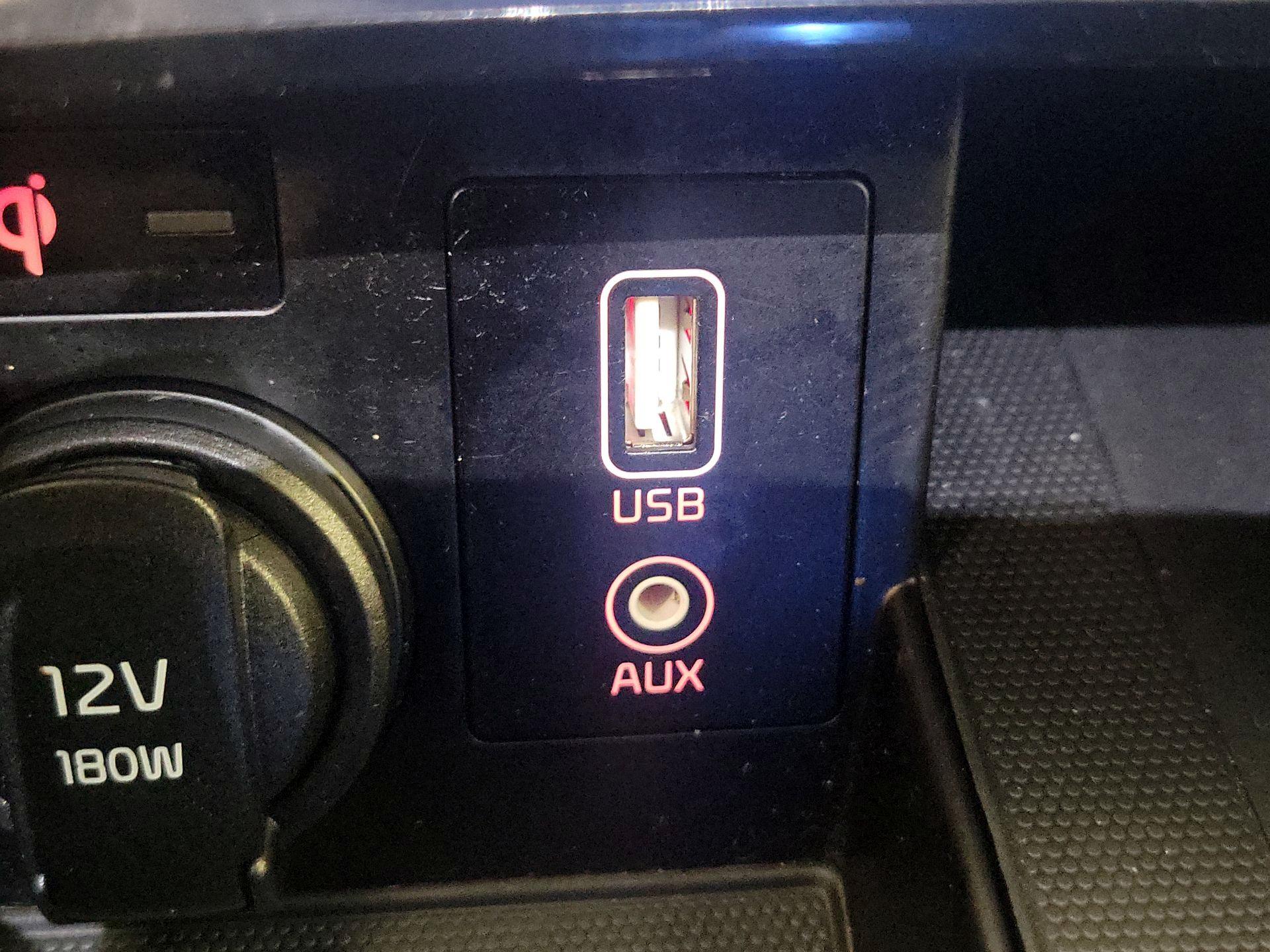 Thumbnail: 2017 Kia Cadenza - 19