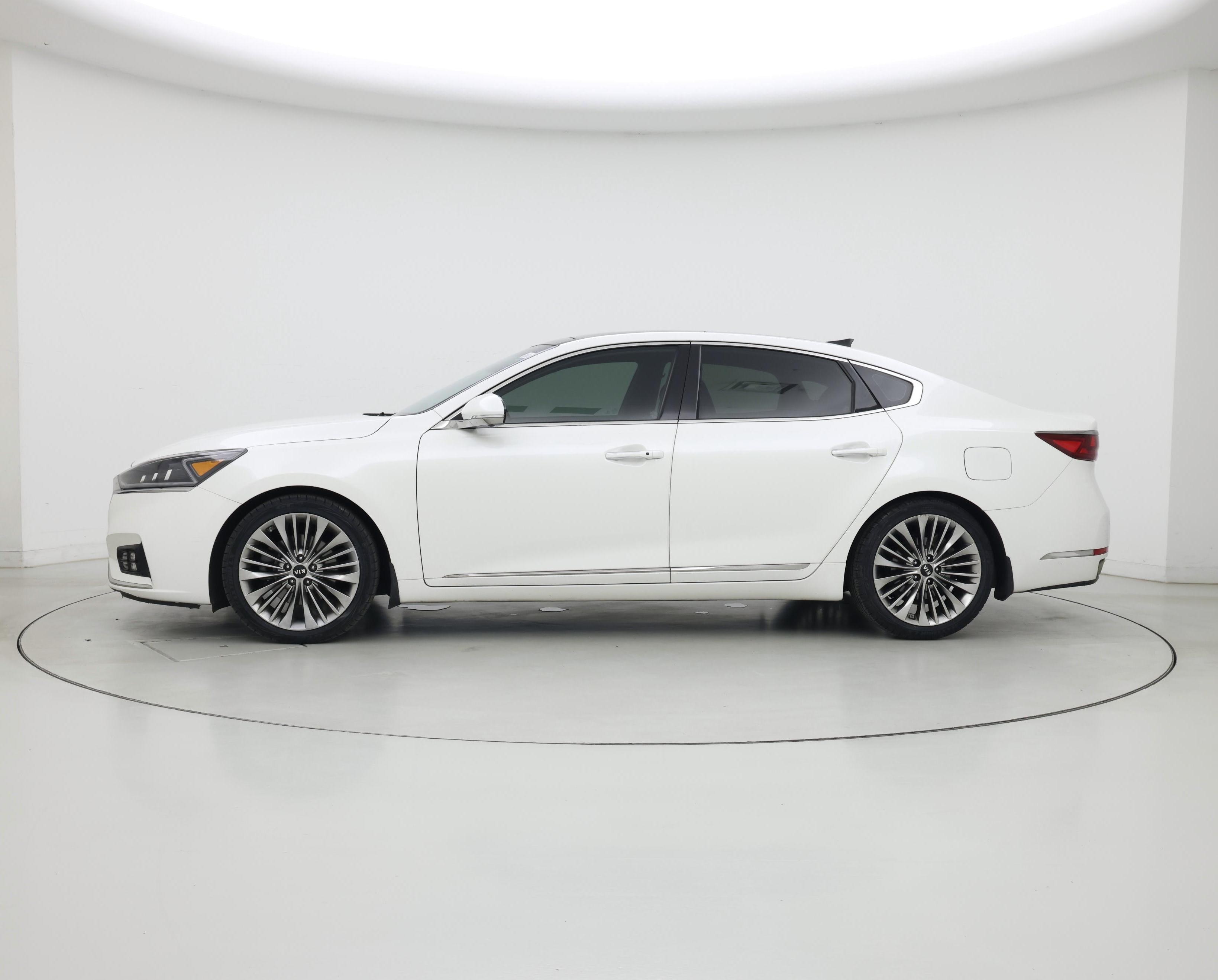 Thumbnail: 2017 Kia Cadenza - 3