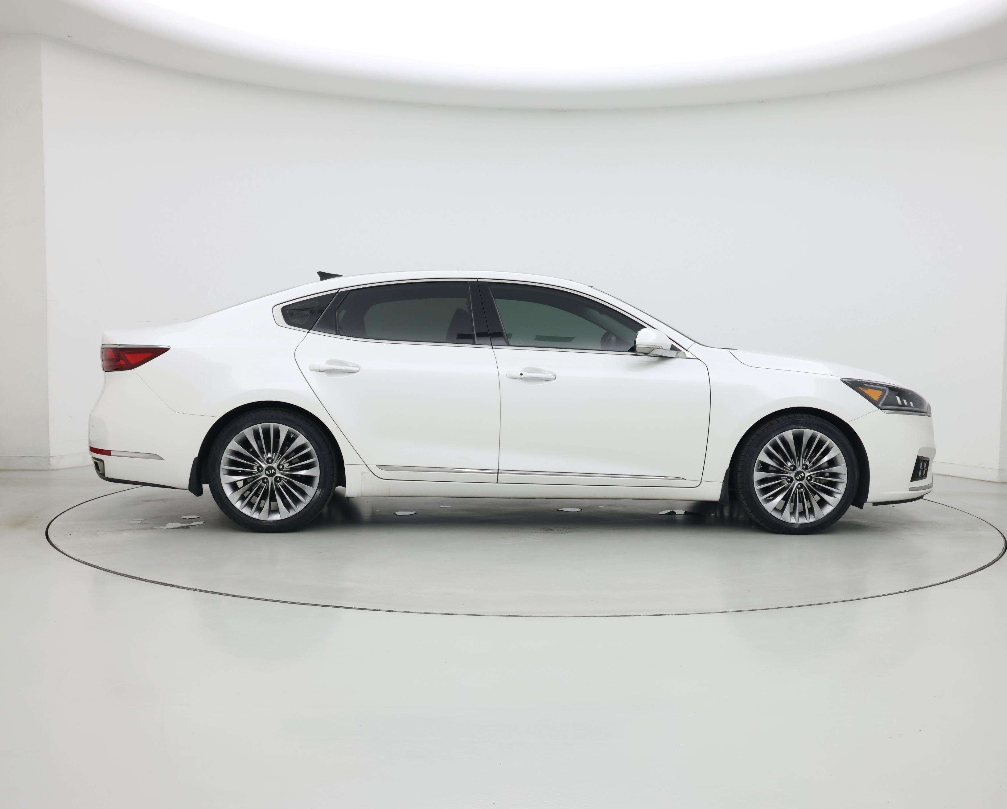 Thumbnail: 2017 Kia Cadenza - 7