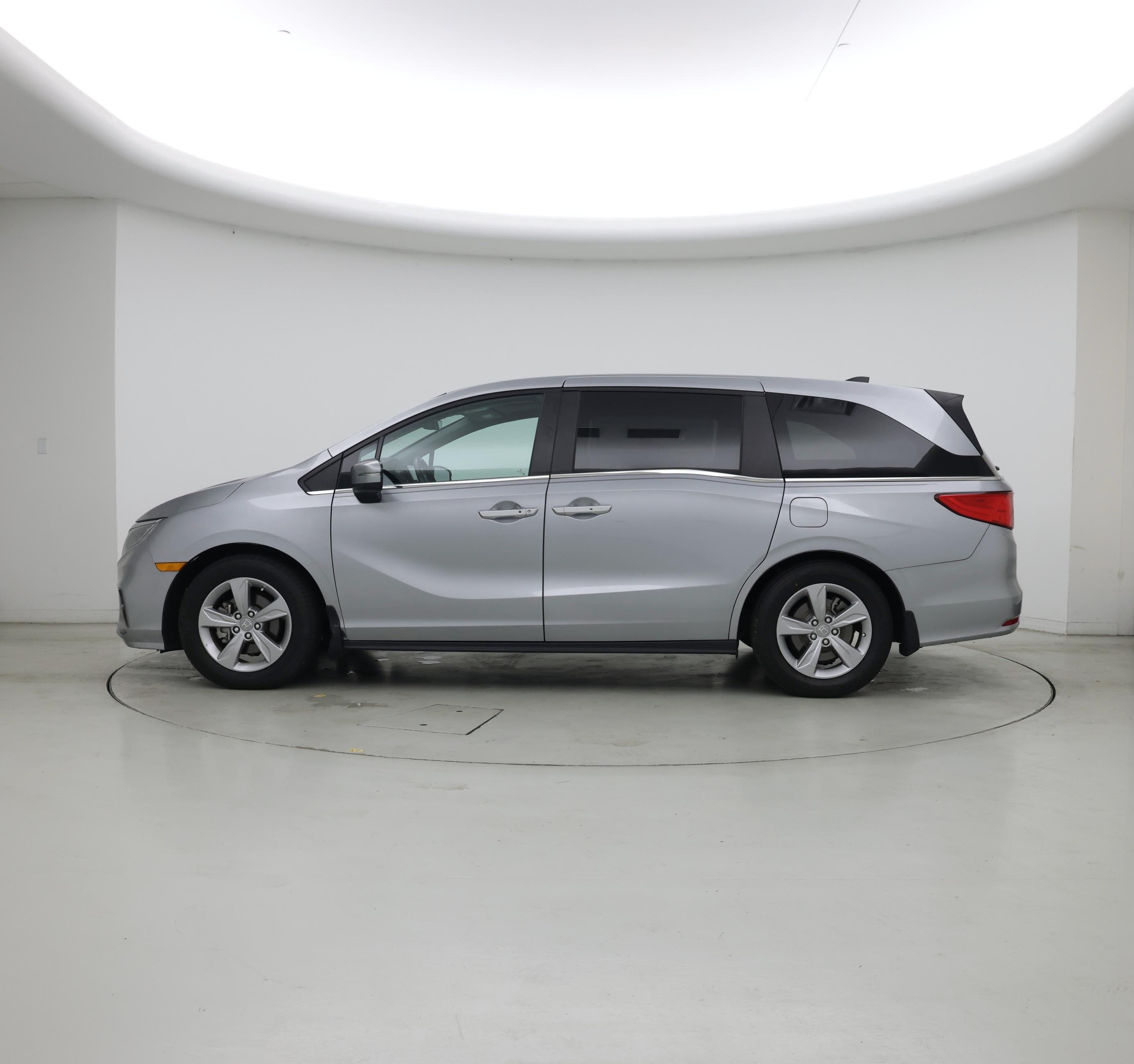 Thumbnail: 2019 Honda Odyssey - 3