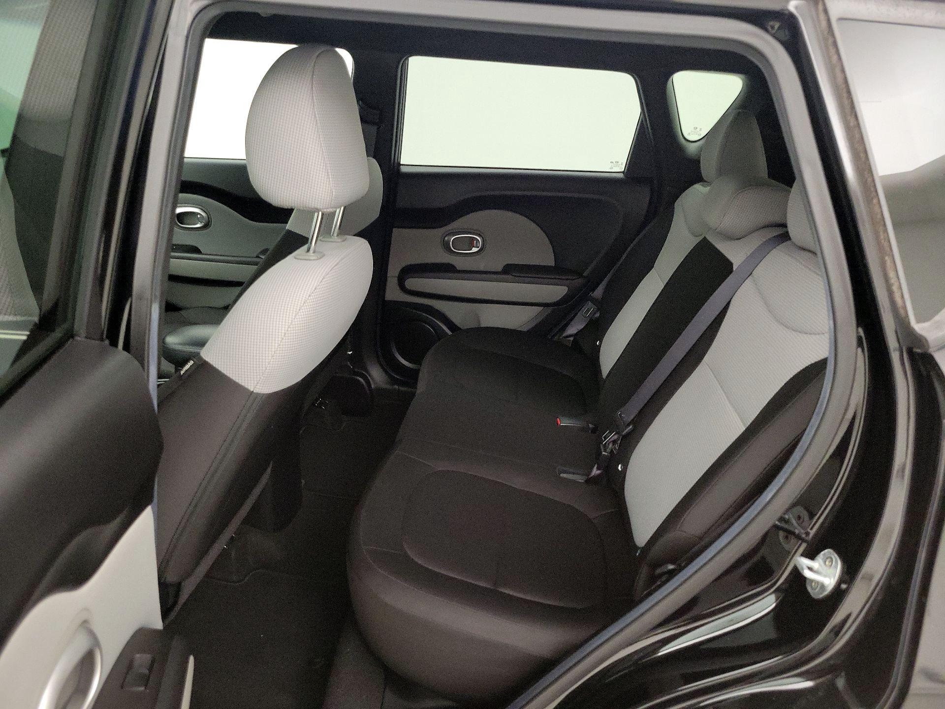 Thumbnail: 2016 Kia Soul - 18