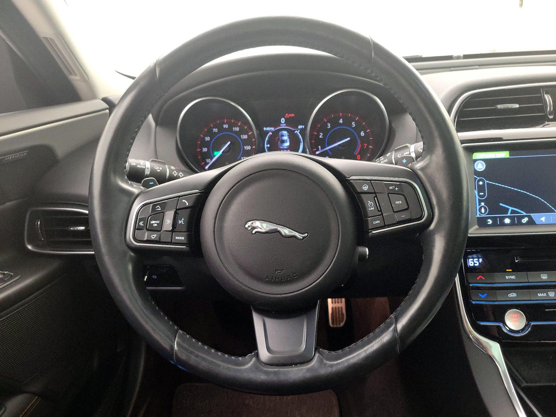 Thumbnail: 2017 Jaguar XE - 10