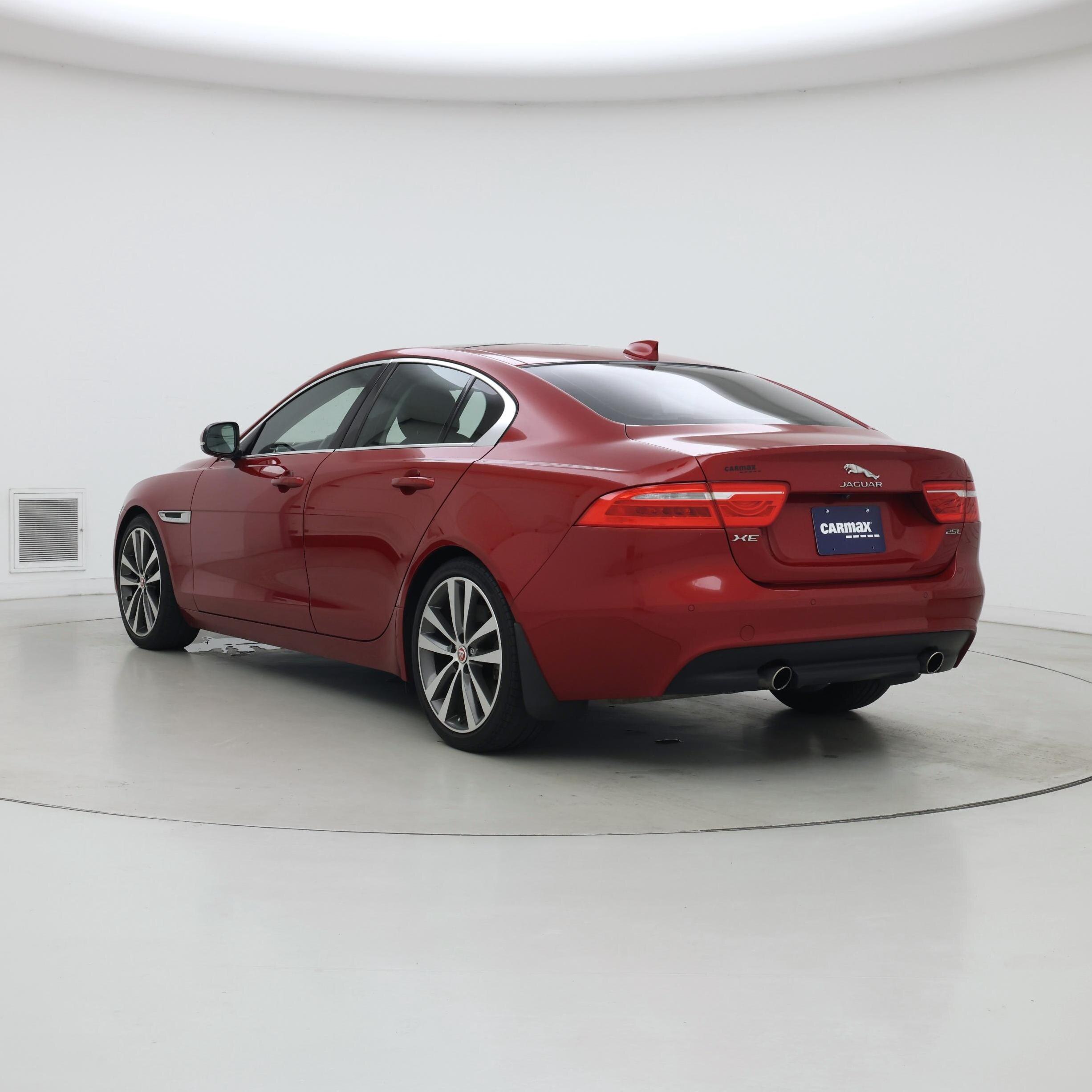 Thumbnail: 2017 Jaguar XE - 2