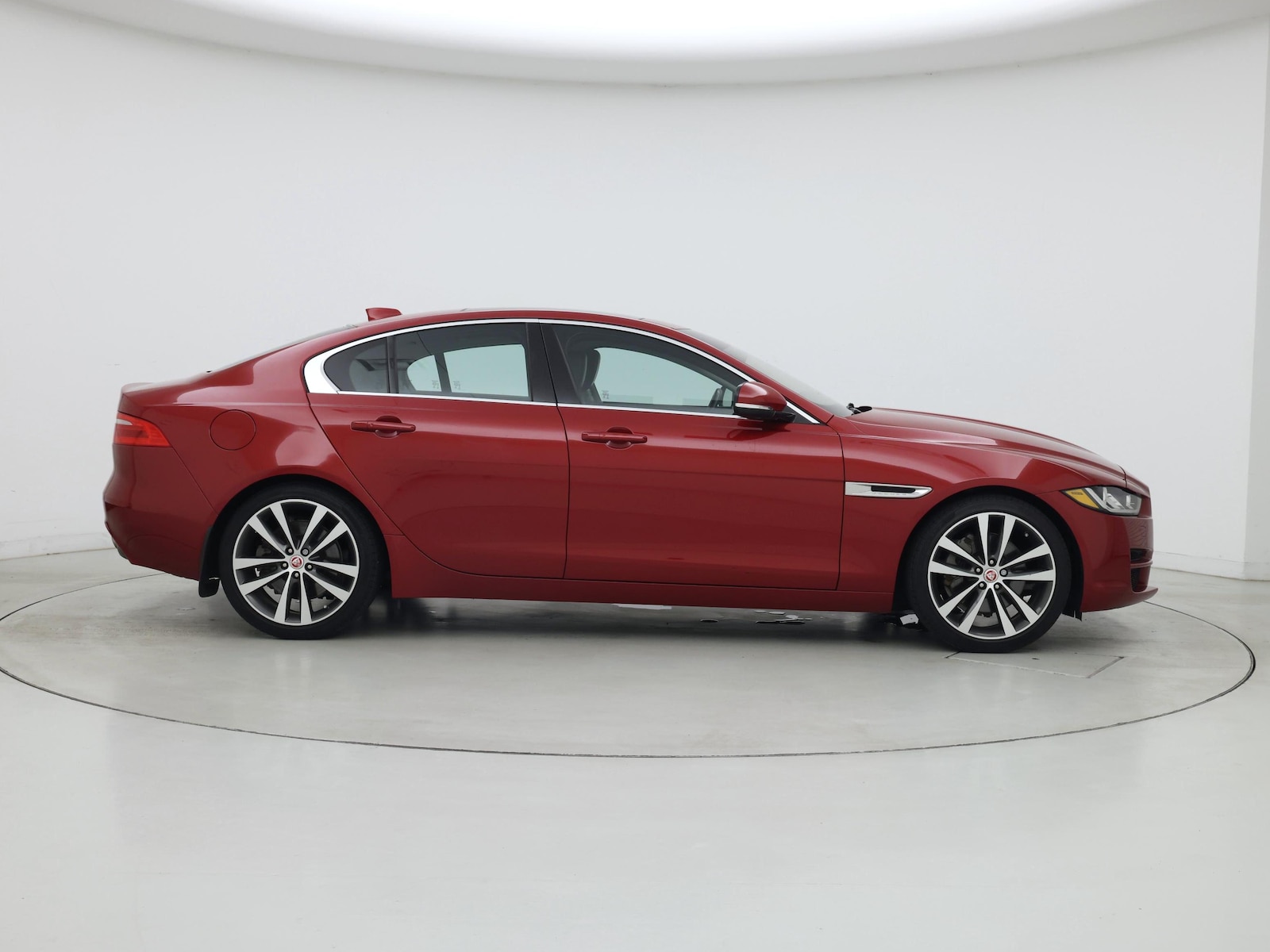 2017 Jaguar XE Prestige - Photo 8