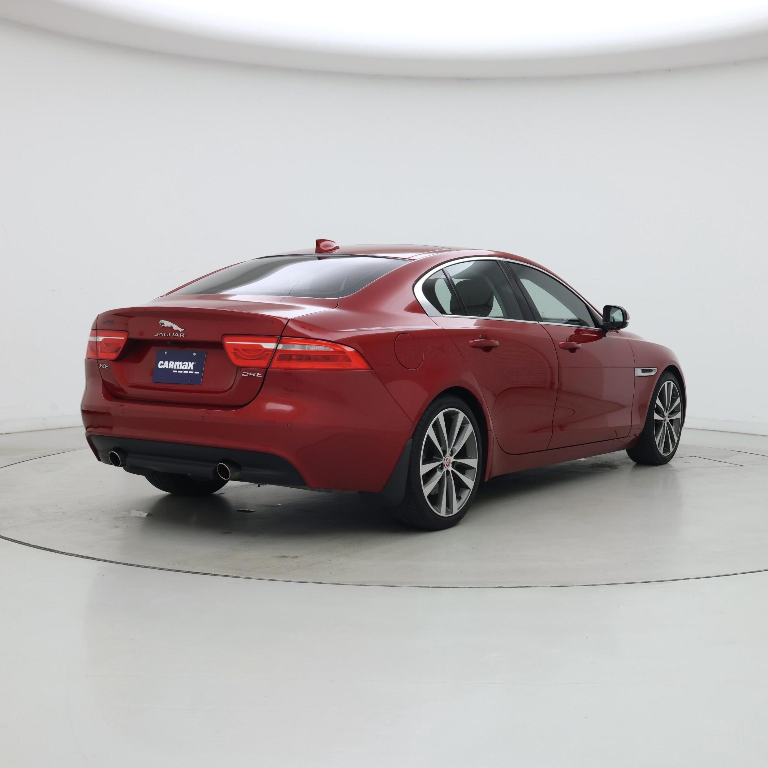 Thumbnail: 2017 Jaguar XE - 8