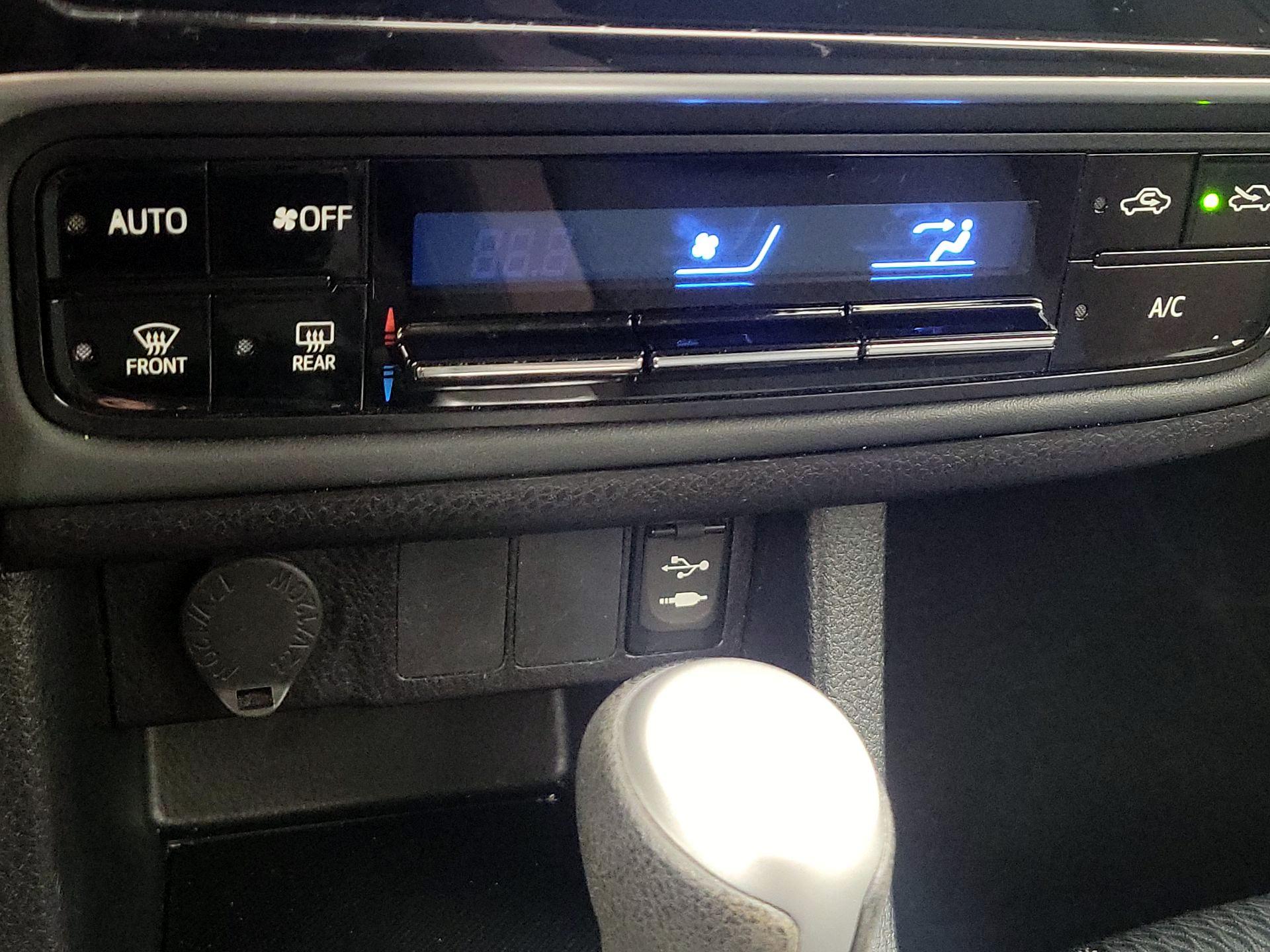 Thumbnail: 2018 Toyota Corolla - 16